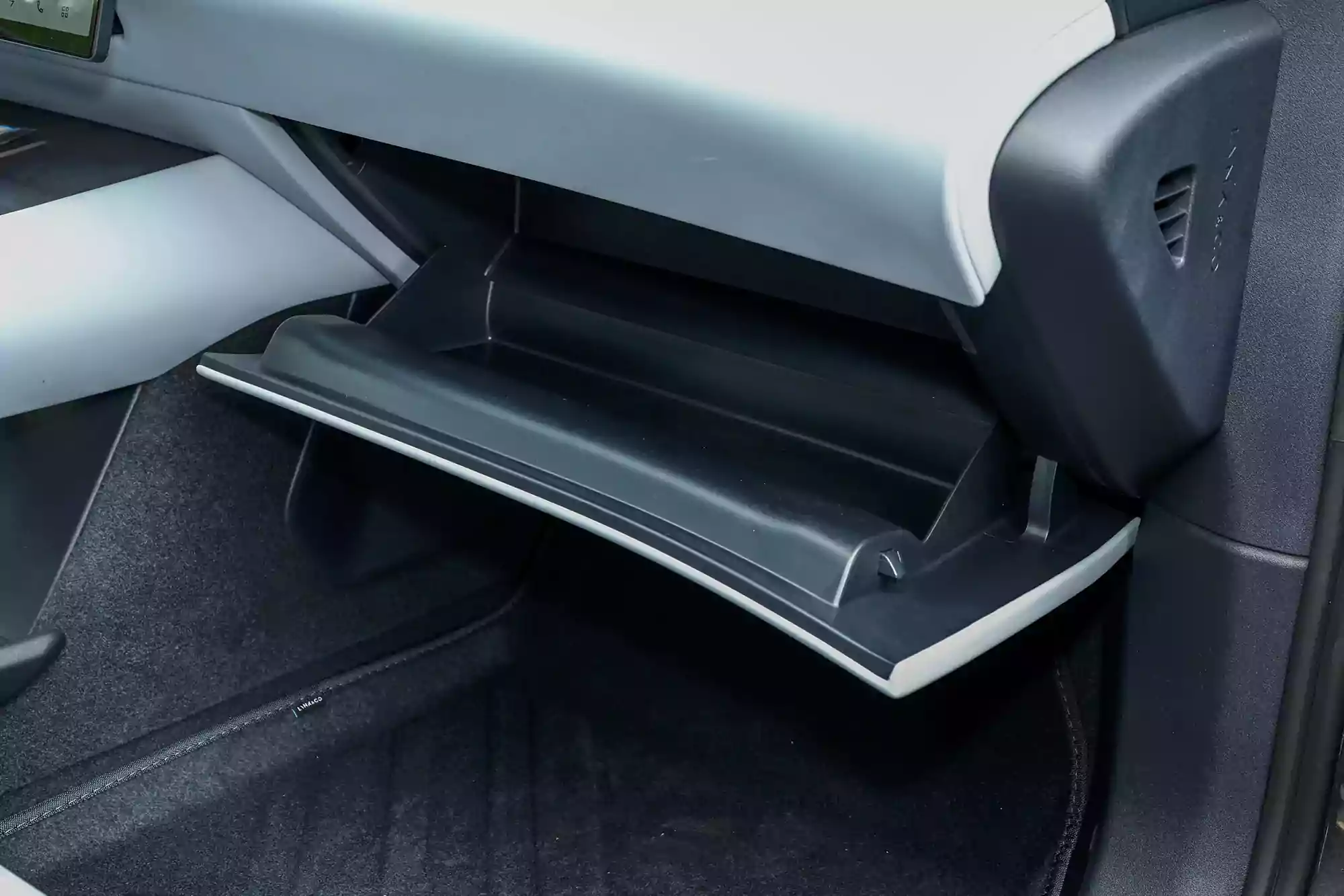 Lynk & Co Z10 2024 interior-4