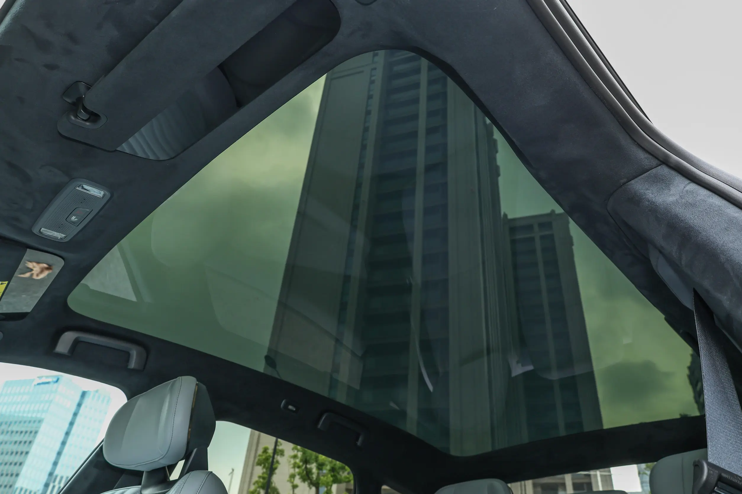 Lynk & Co Z10 2024 space-3