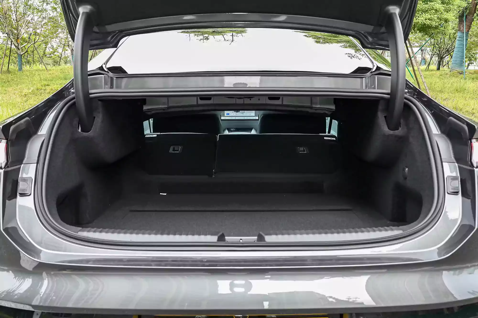 Lynk & Co Z10 2024 space-4