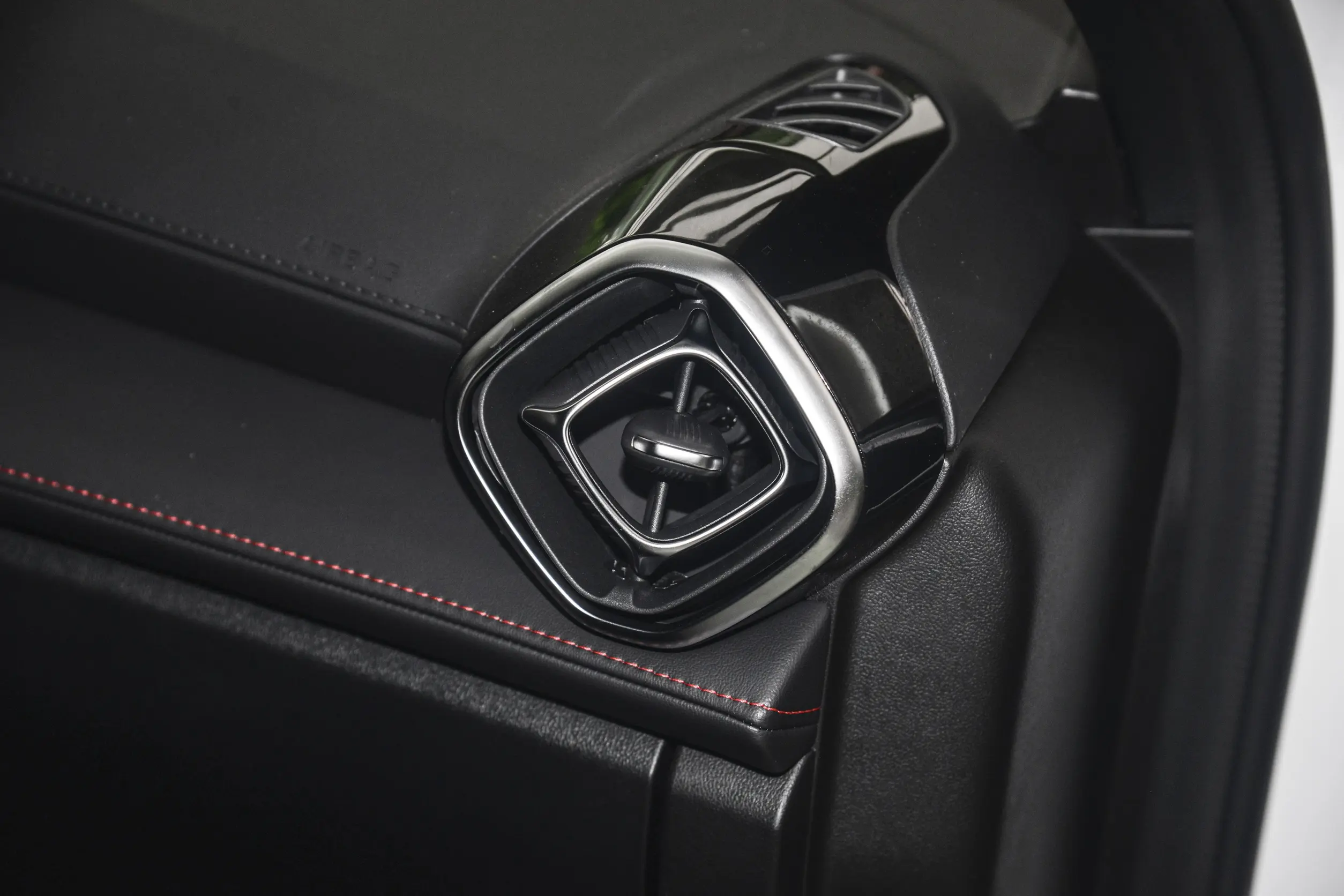 MG Motor MG5 2025 picture-4