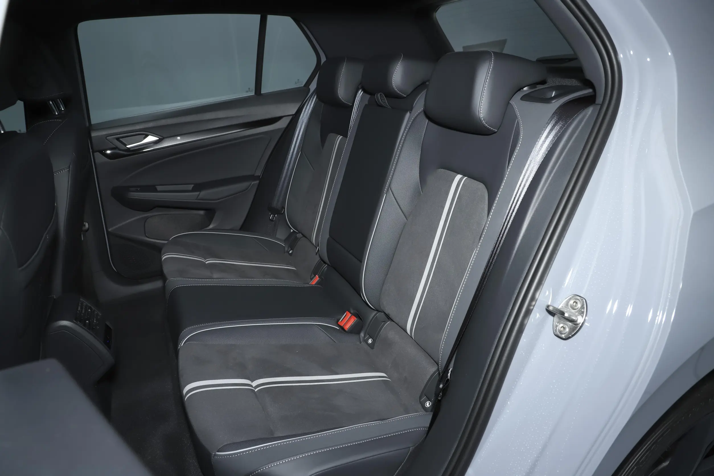 Volkswagen Golf 2024 space-2