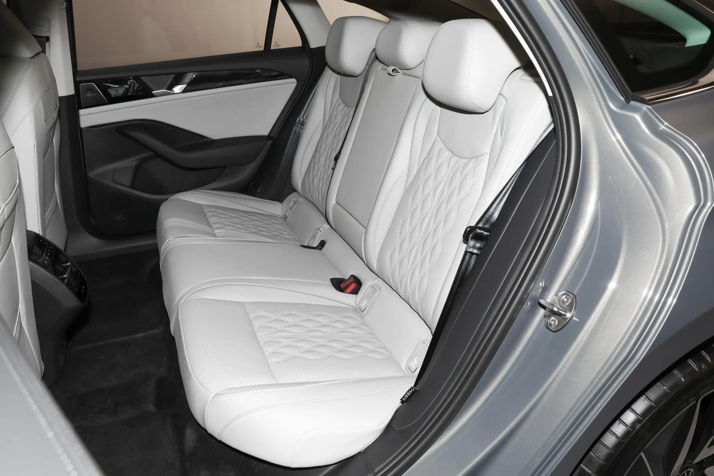 Volkswagen Magotan 2024 space-2