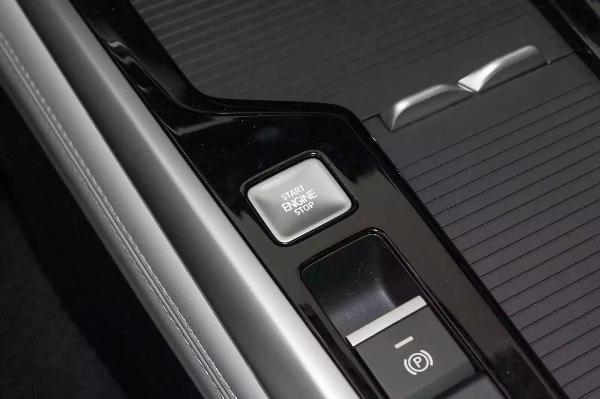 Volkswagen Passat 2025 picture-5