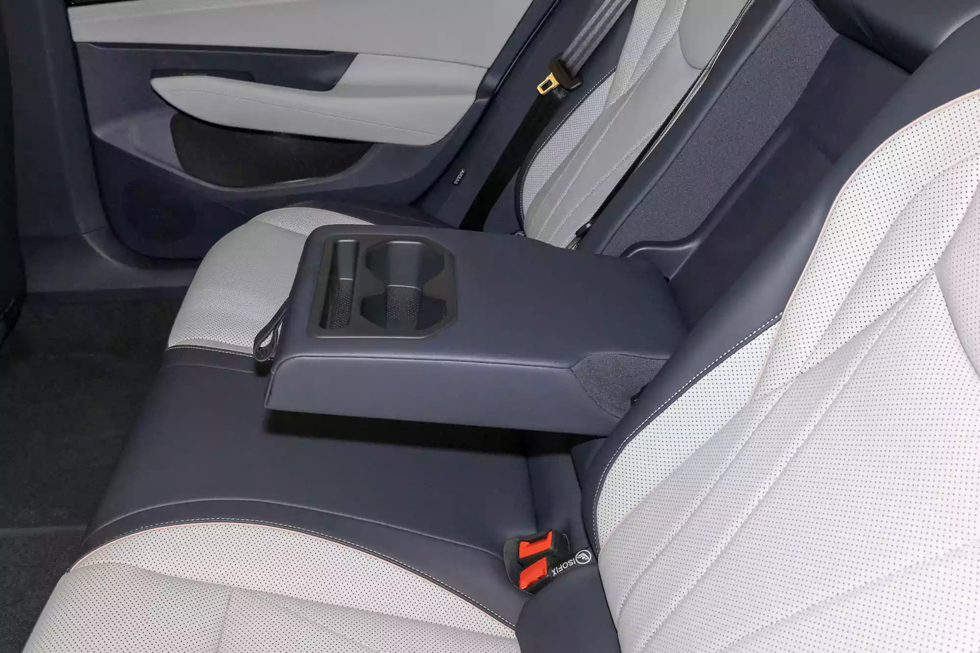 Volkswagen Passat 2025 picture-7