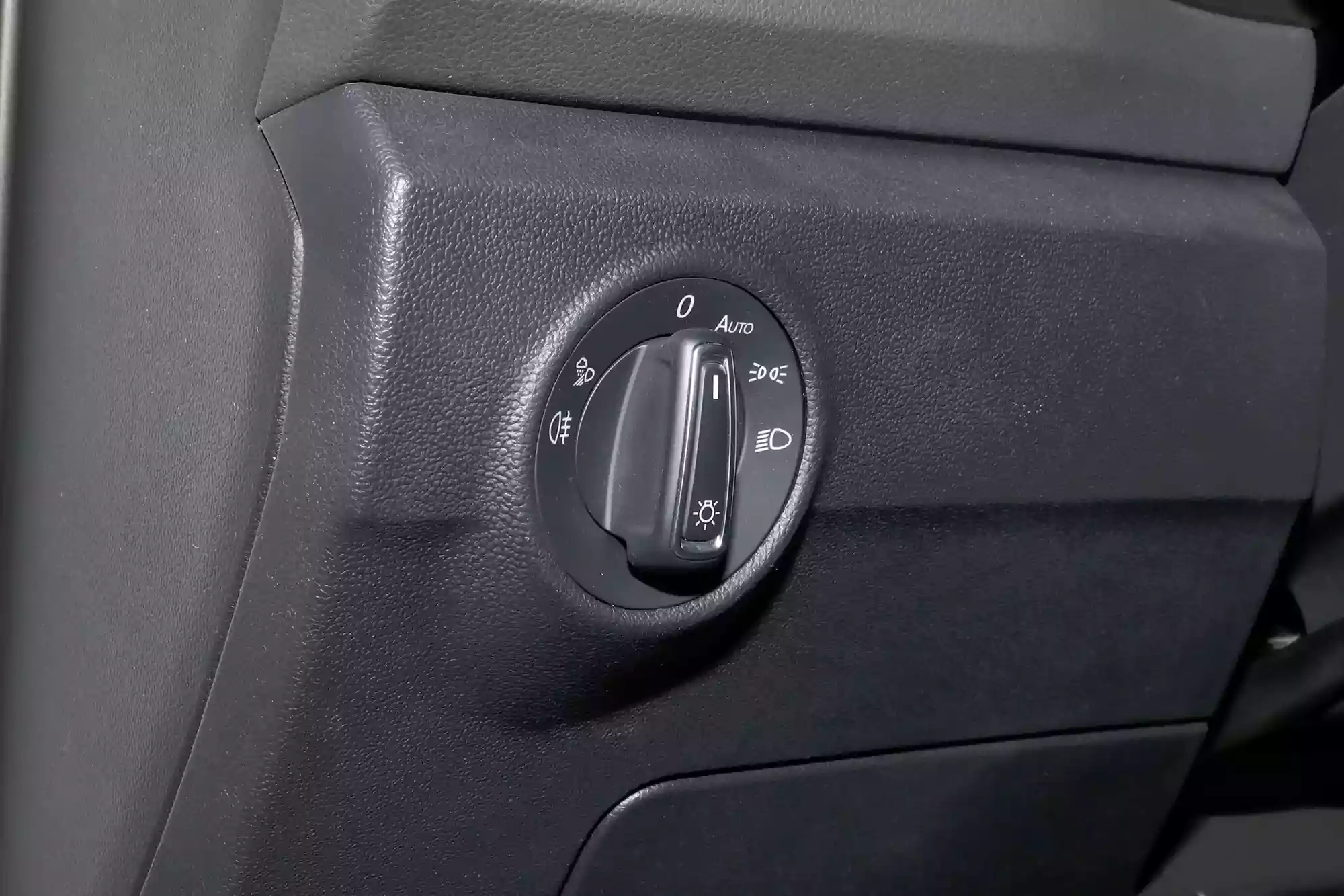 Volkswagen T-Roc 2024 picture-4