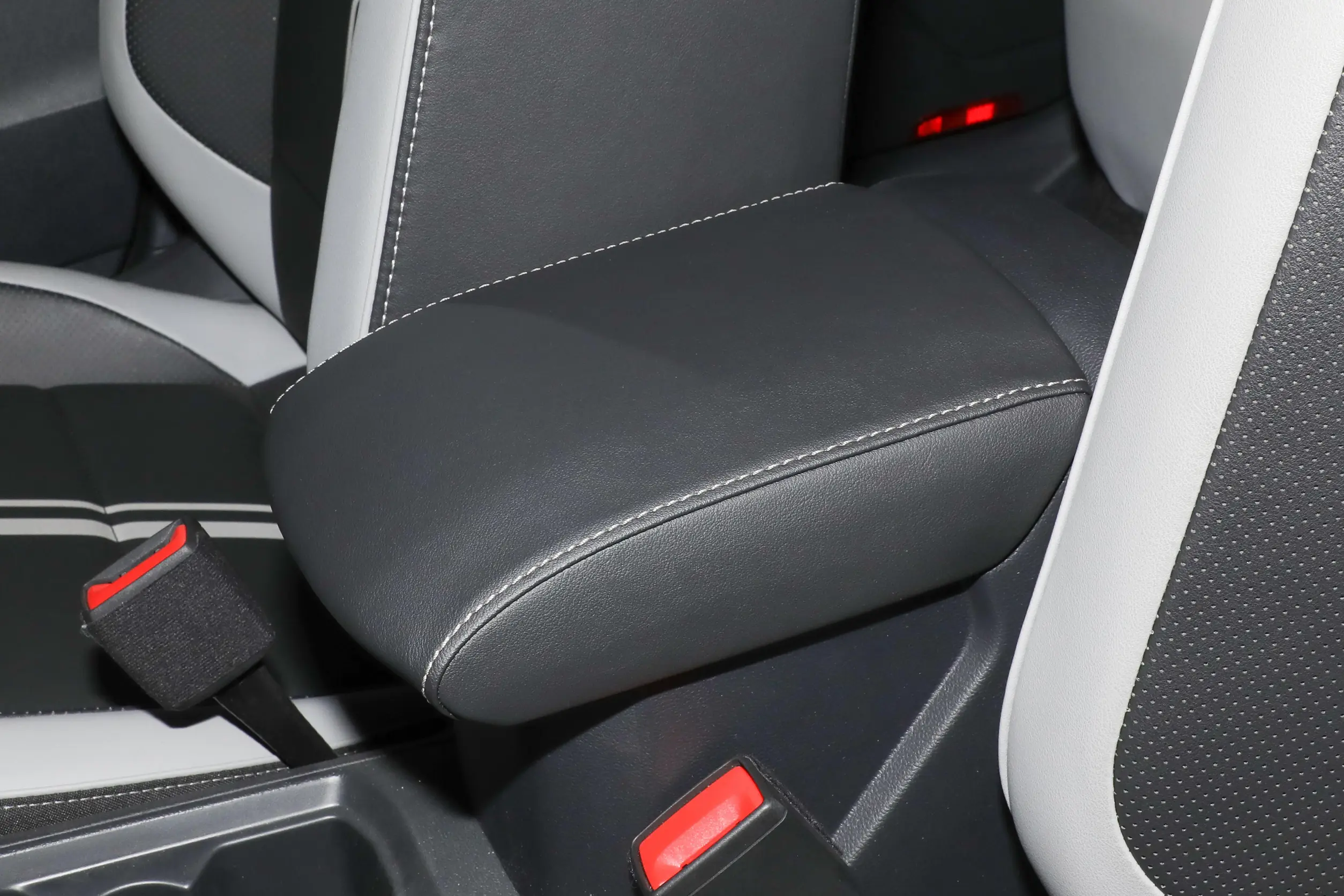 Volkswagen T-Roc 2024 picture-7