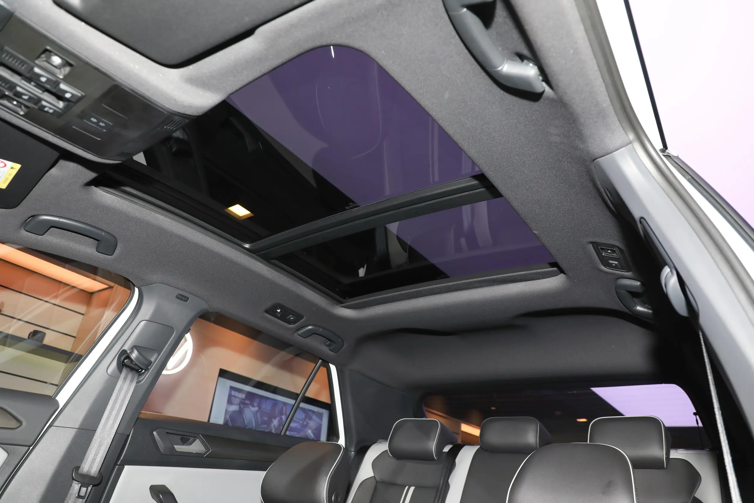 Volkswagen T-Roc 2024 space-3