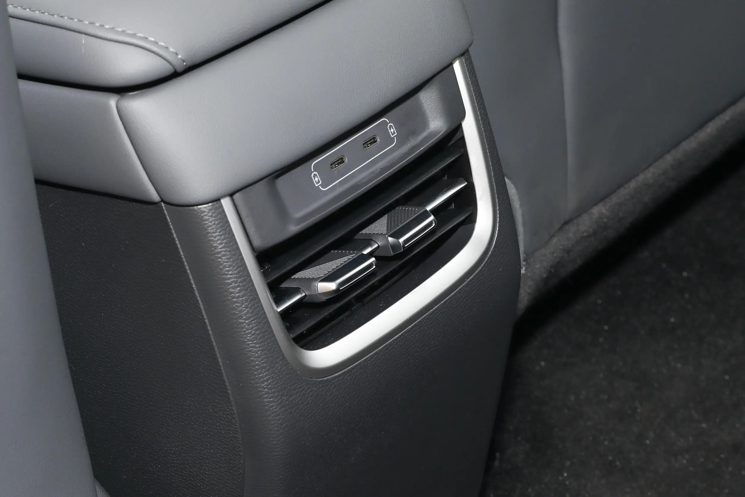 Xpeng MONA M03 2024 picture-9