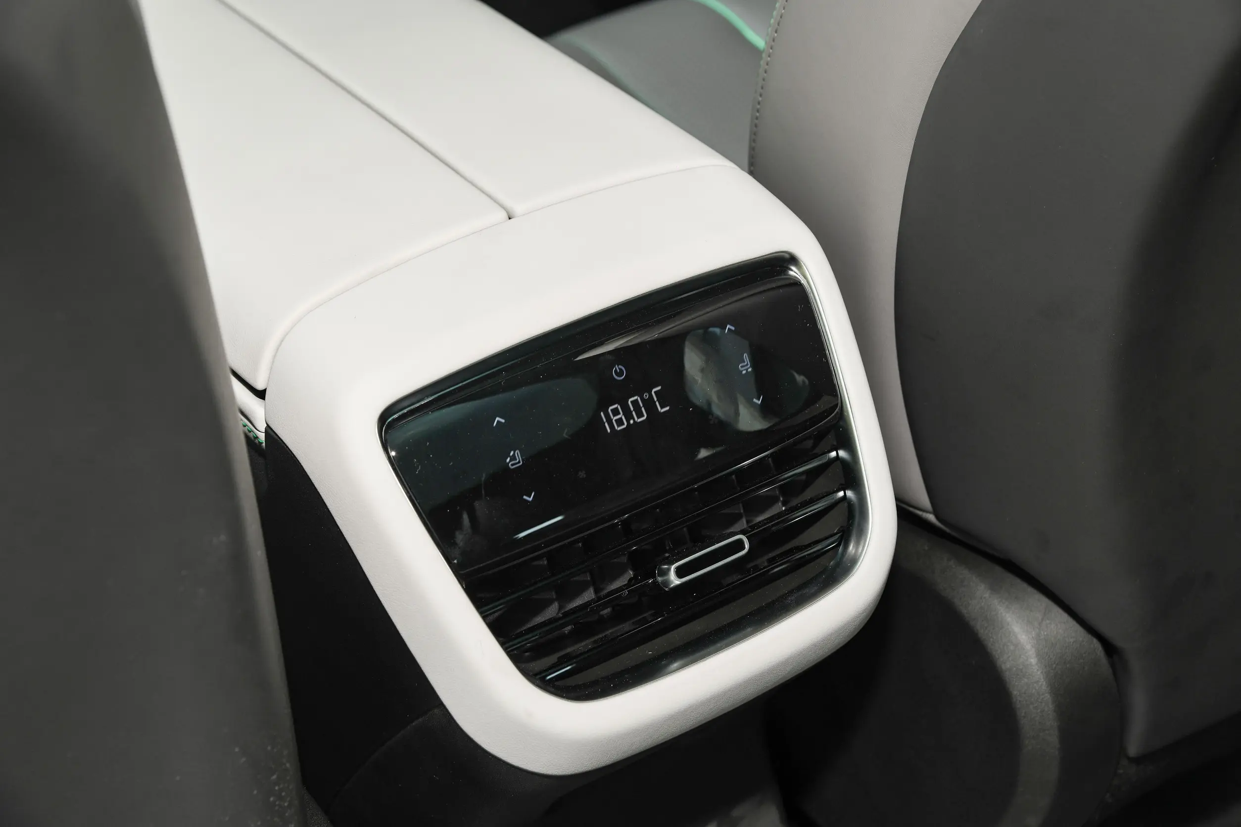 Changan DEEPAL L07 2024 picture (10)