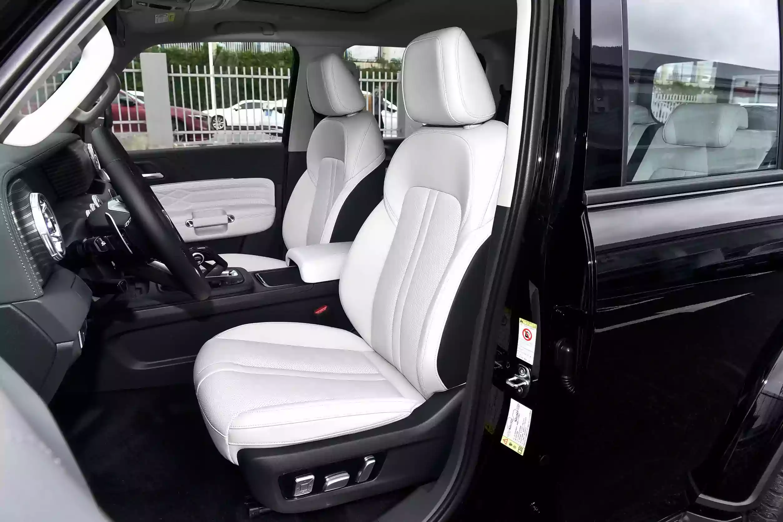 GWM Tank 300 Hi4-T 2024 space-1