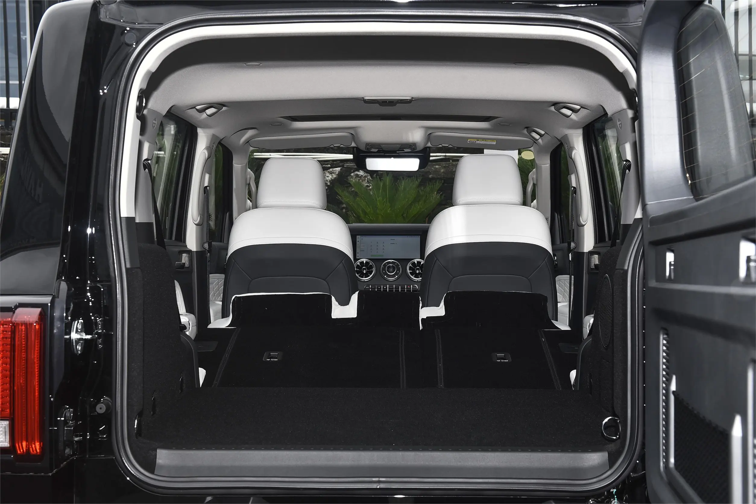 GWM Tank 300 Hi4-T 2024 space-4