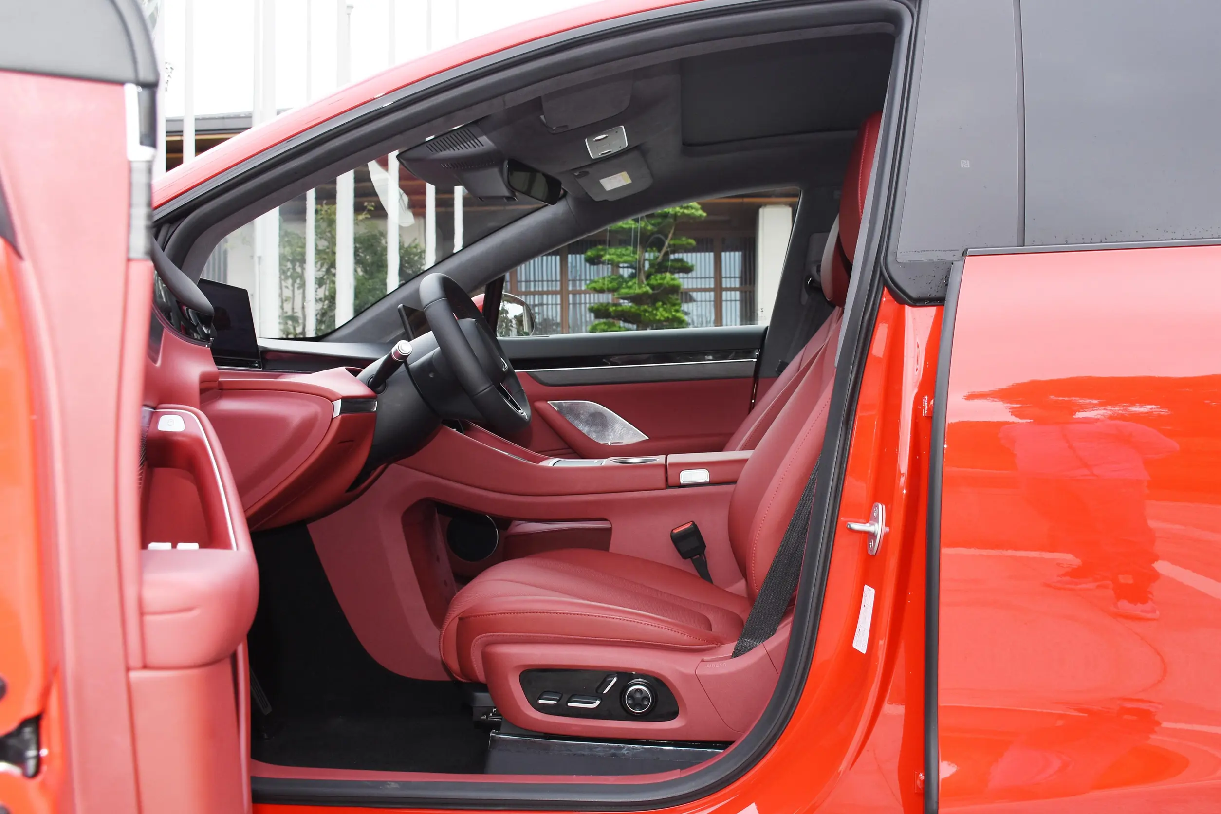 Luxeed R7 2024 space-1