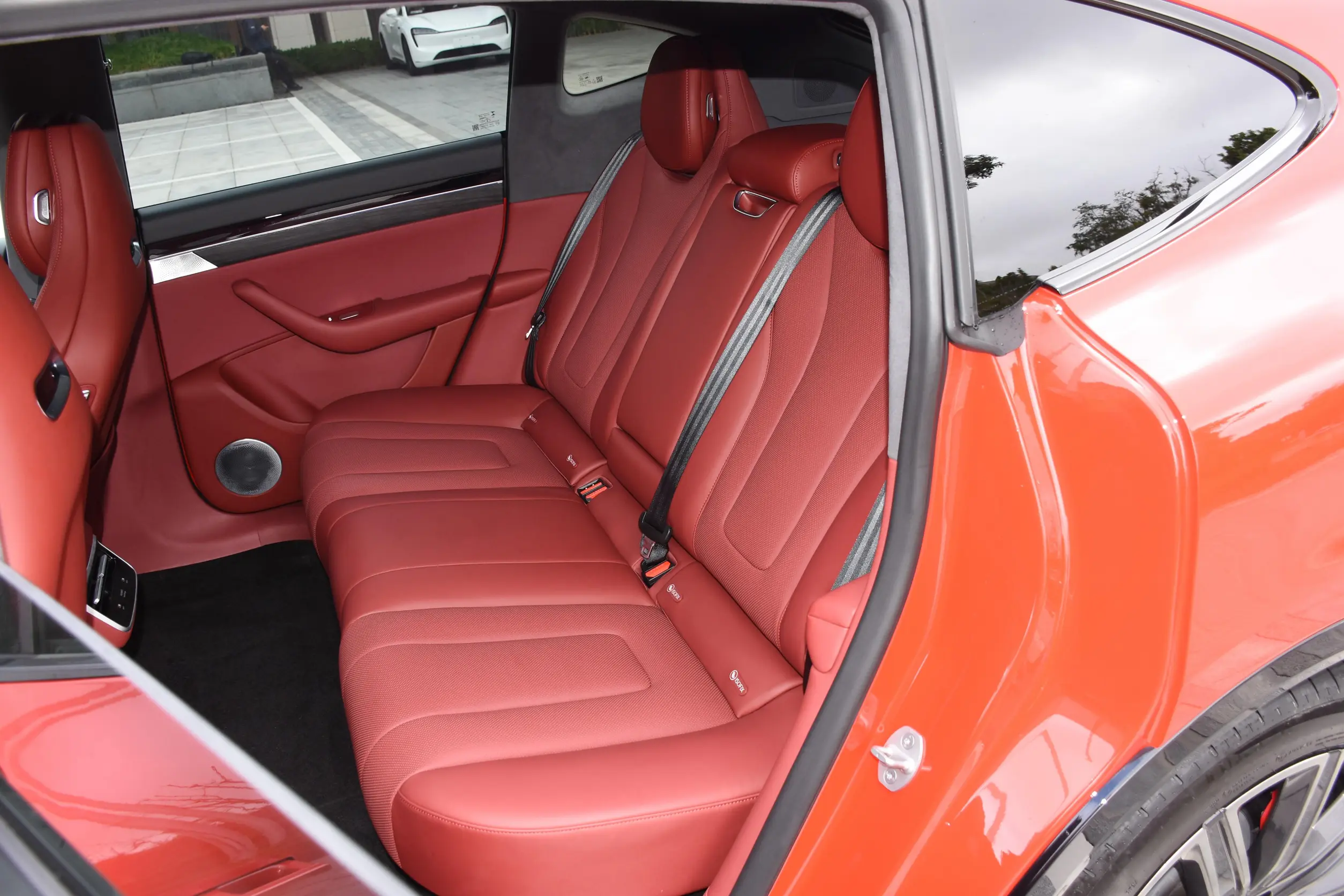 Luxeed R7 2024 space-2