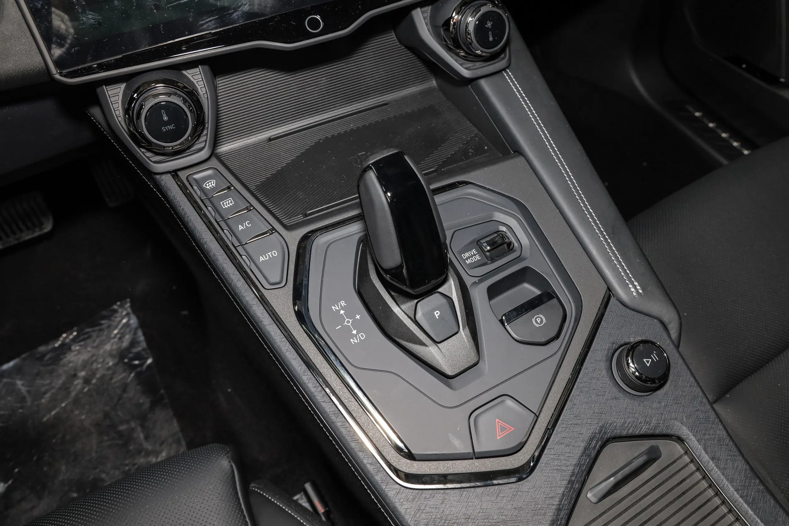 Lynk & Co 01 2024 interior-3