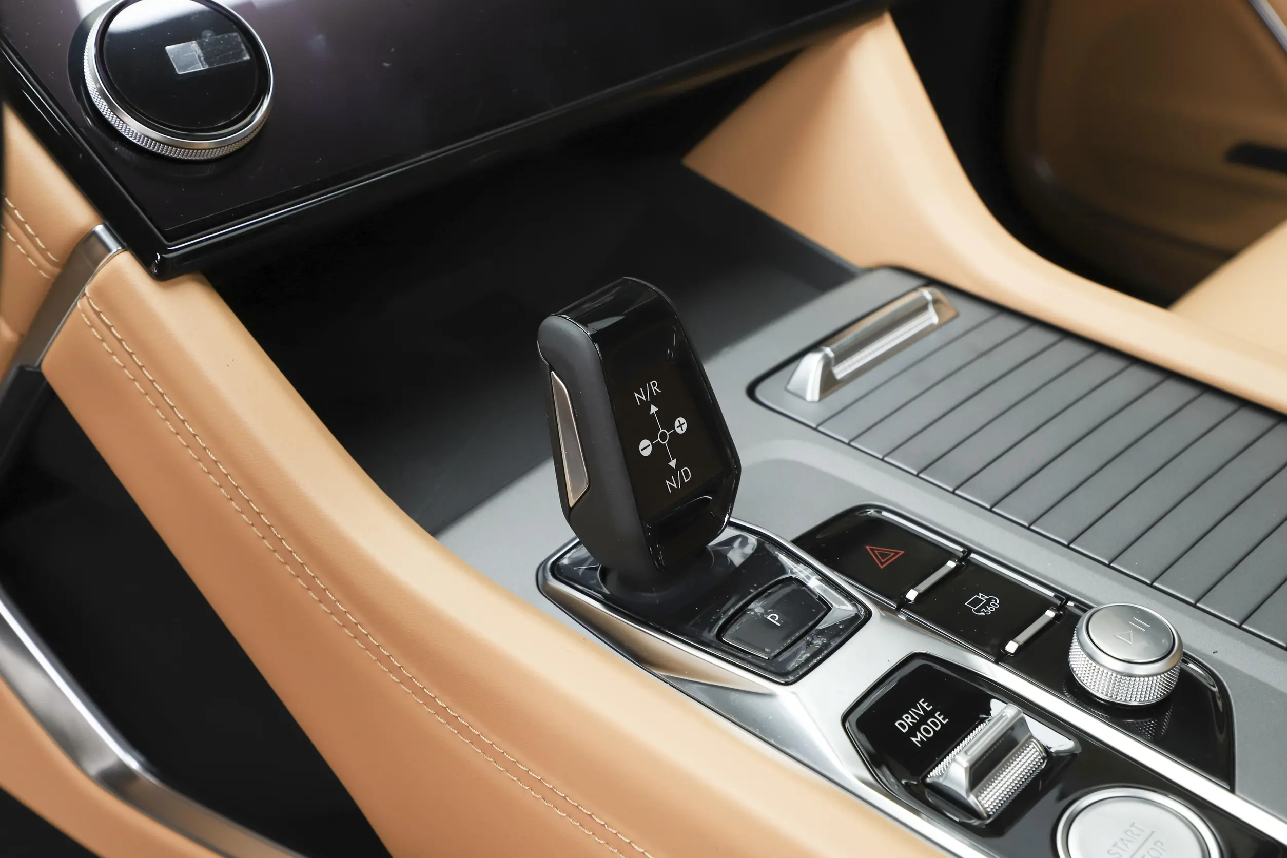 Lynk & Co 09 2024 interior-3