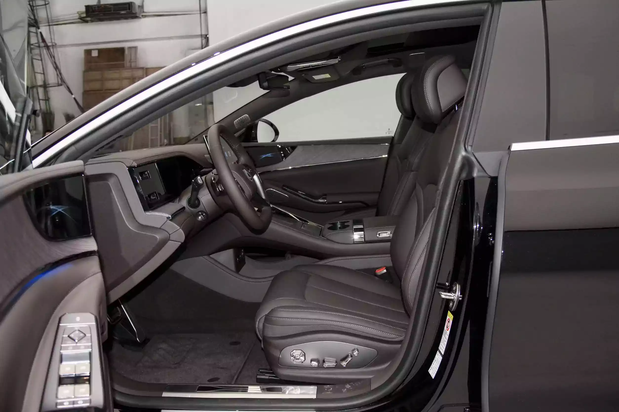 Denza Z9 DM 2024 space-1