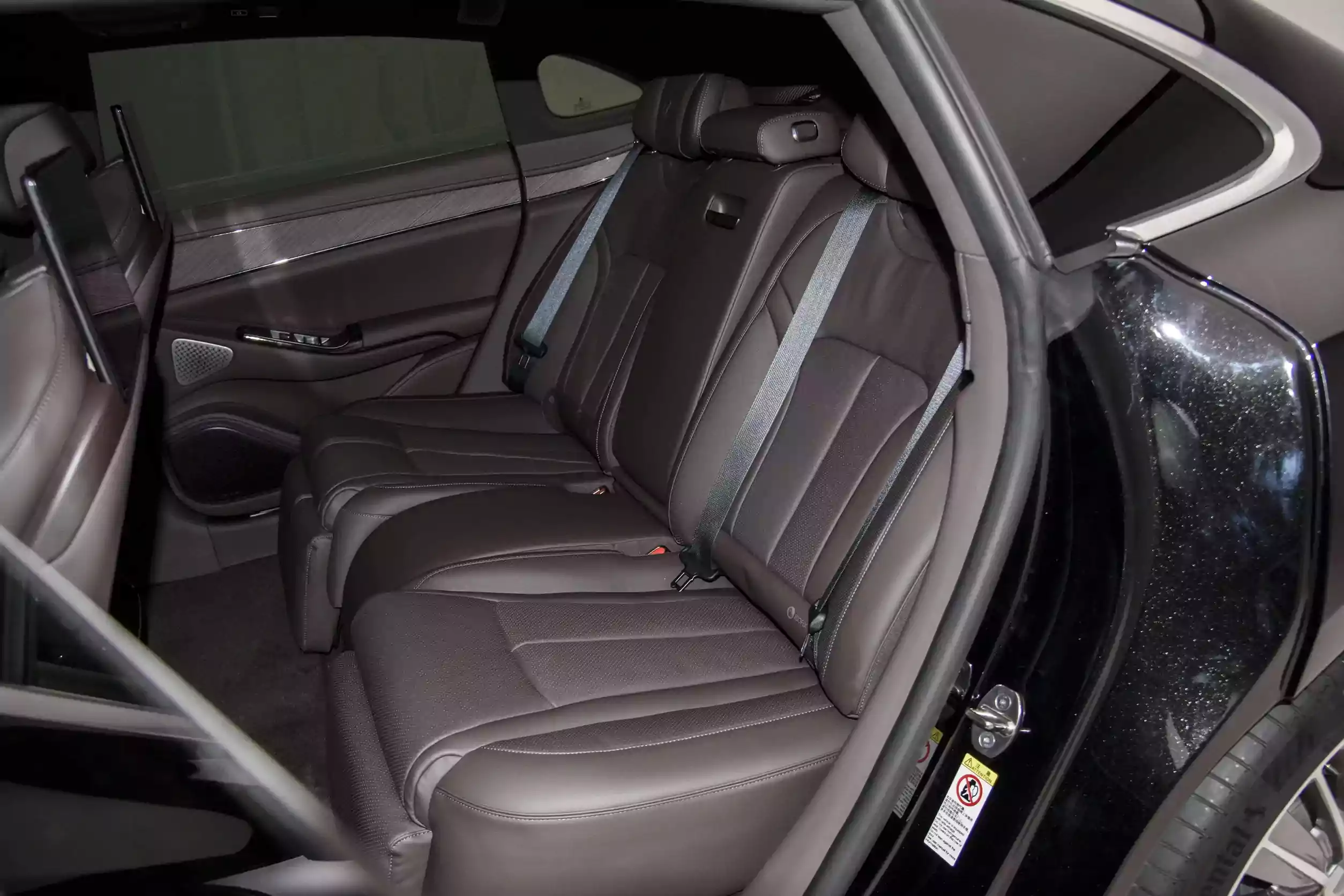 Denza Z9 DM 2024 space-2