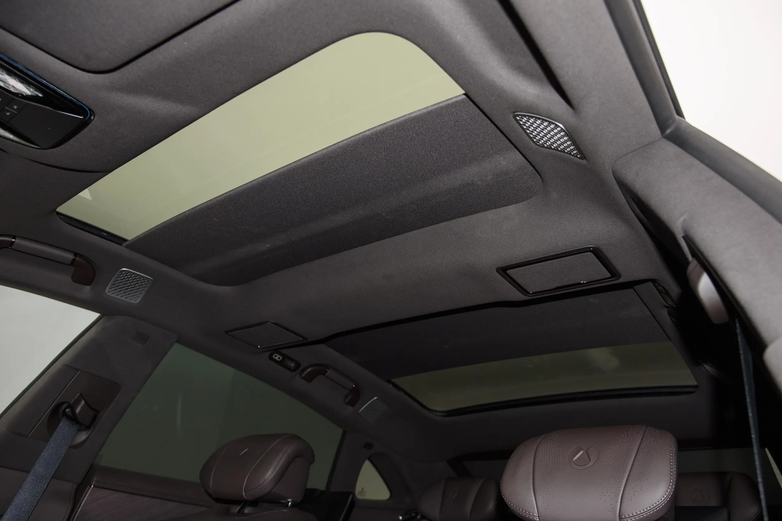 Denza Z9 DM 2024 space-3