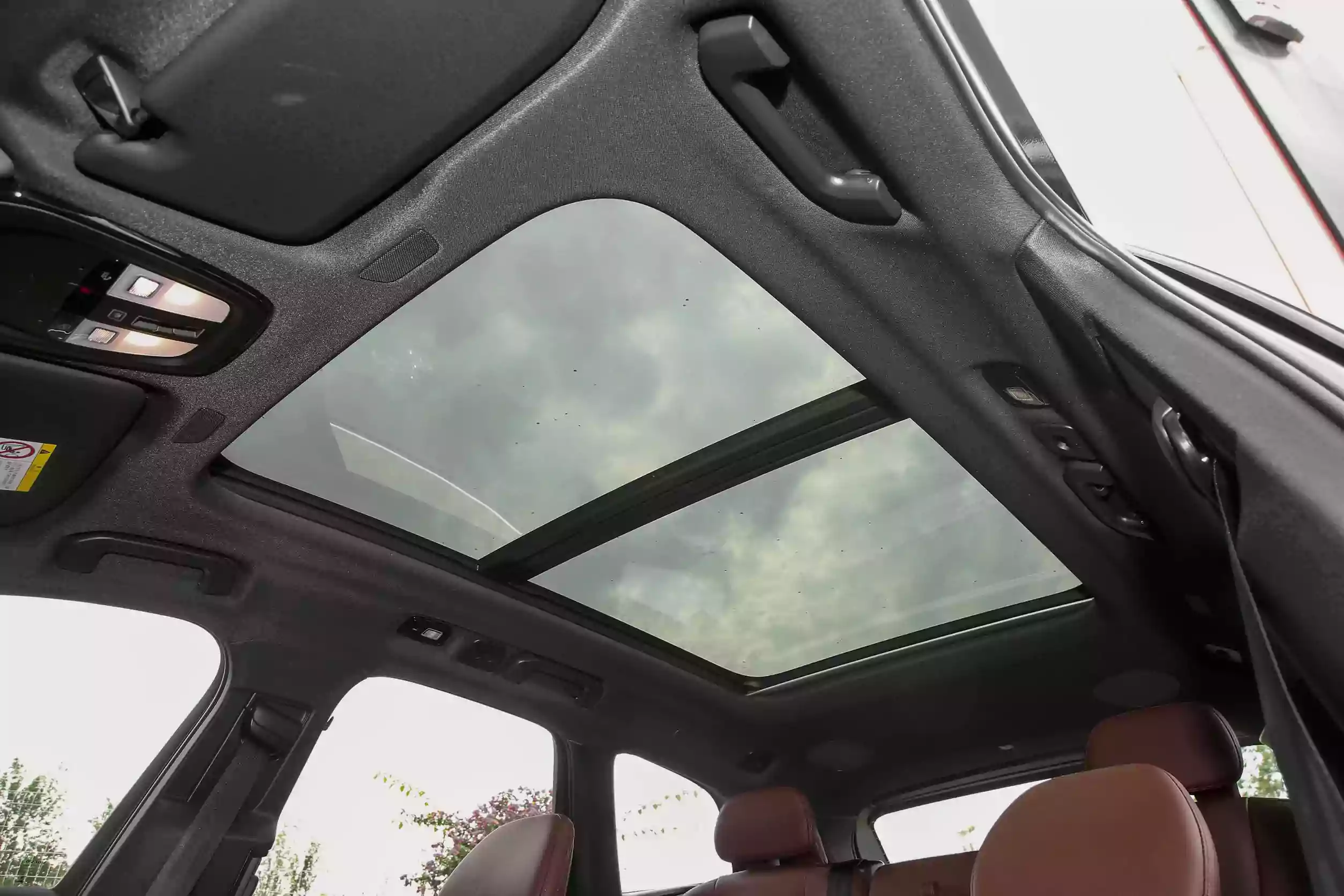 Volvo XC60 PHEV 2025 space-3