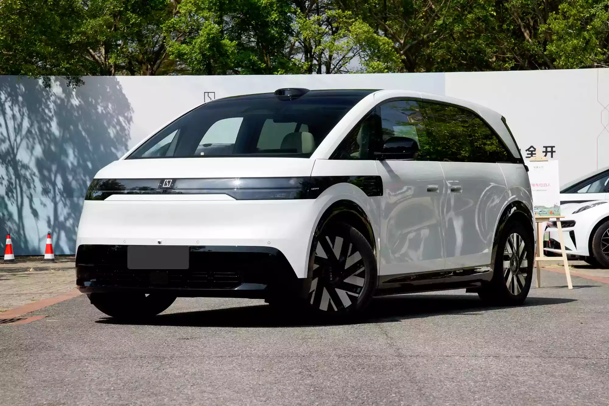 ZEEKR MIX 2025 picture (11)