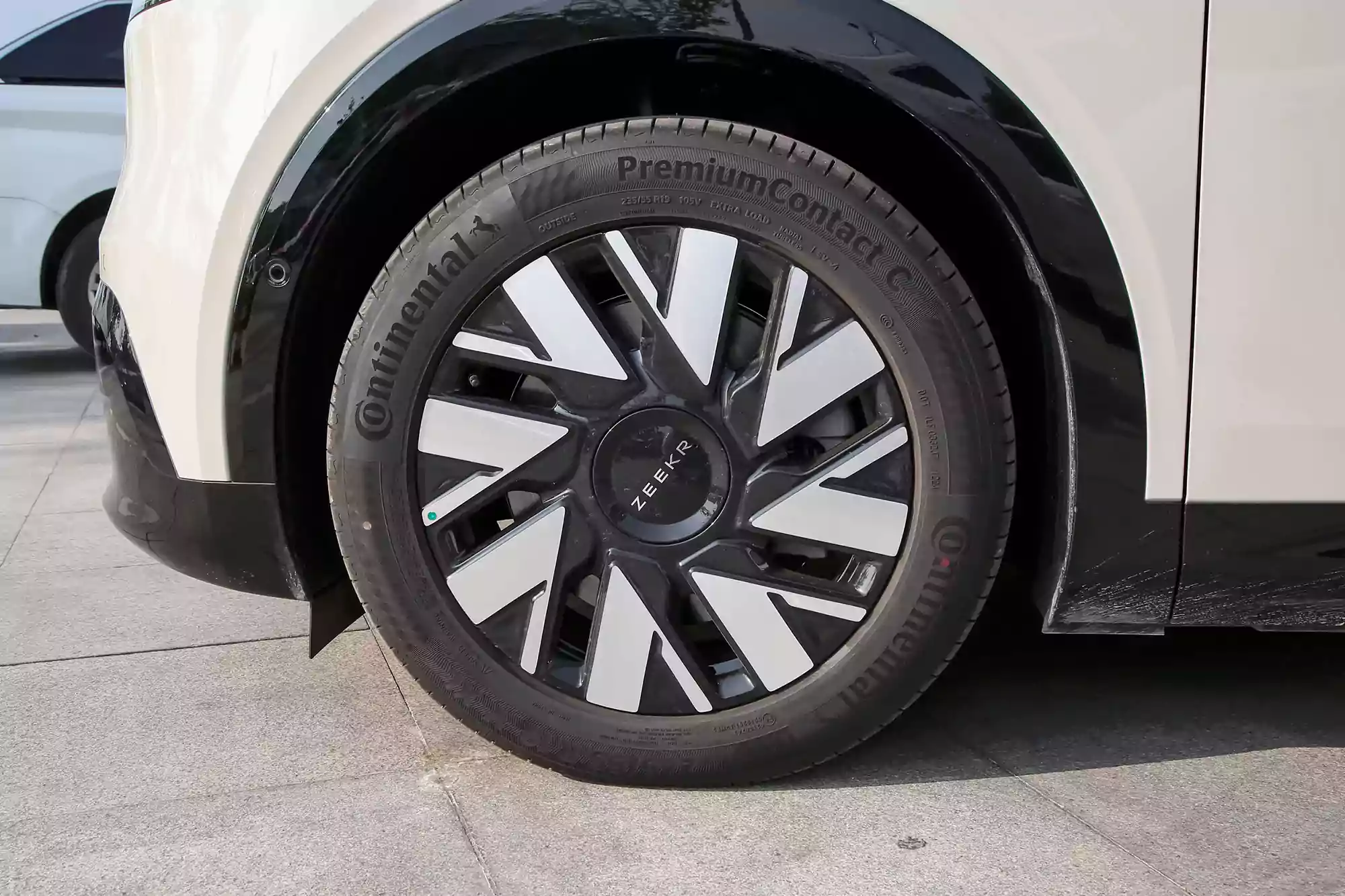 ZEEKR MIX 2025 picture (2)