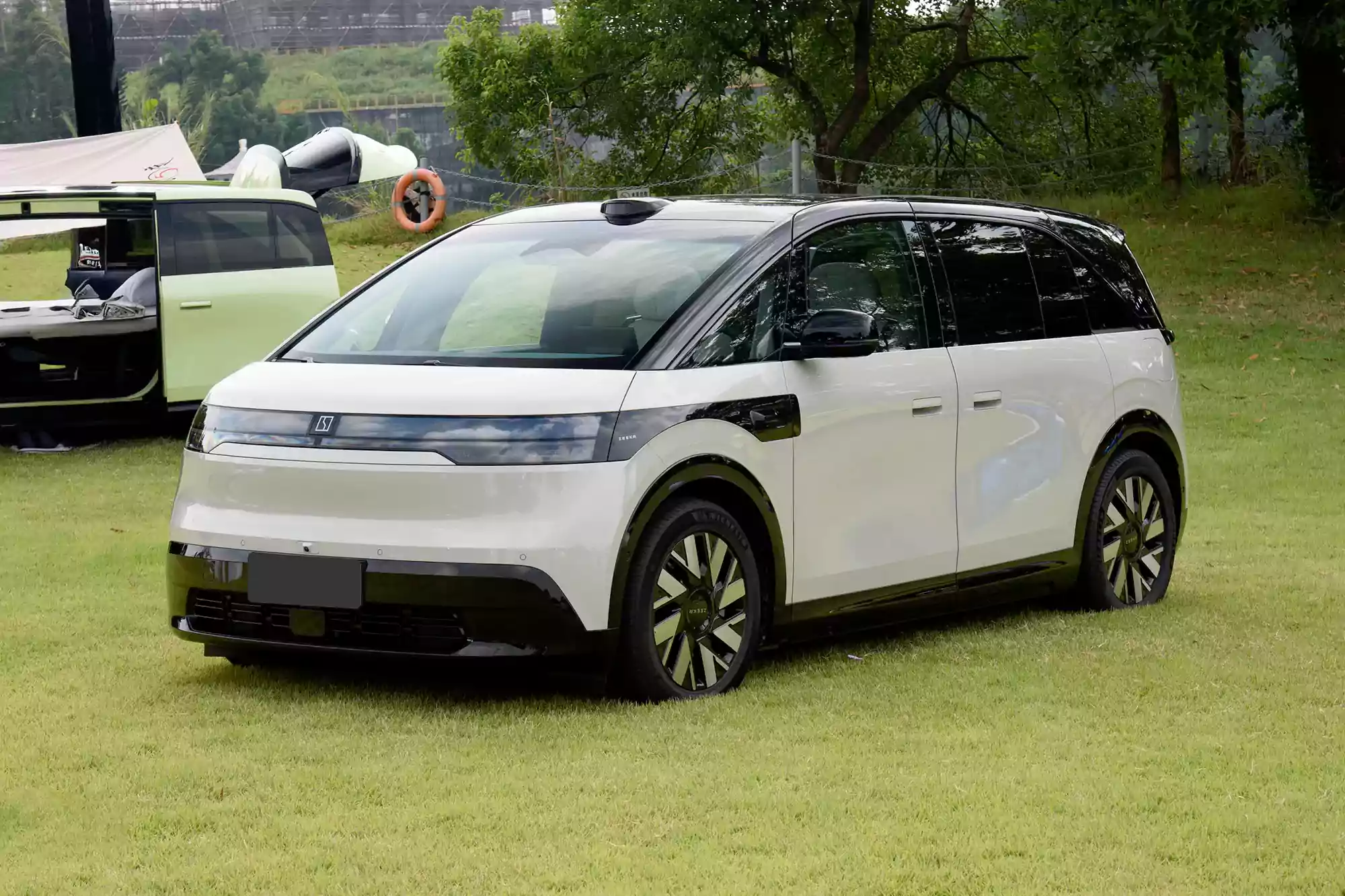 ZEEKR MIX 2025 picture (6)