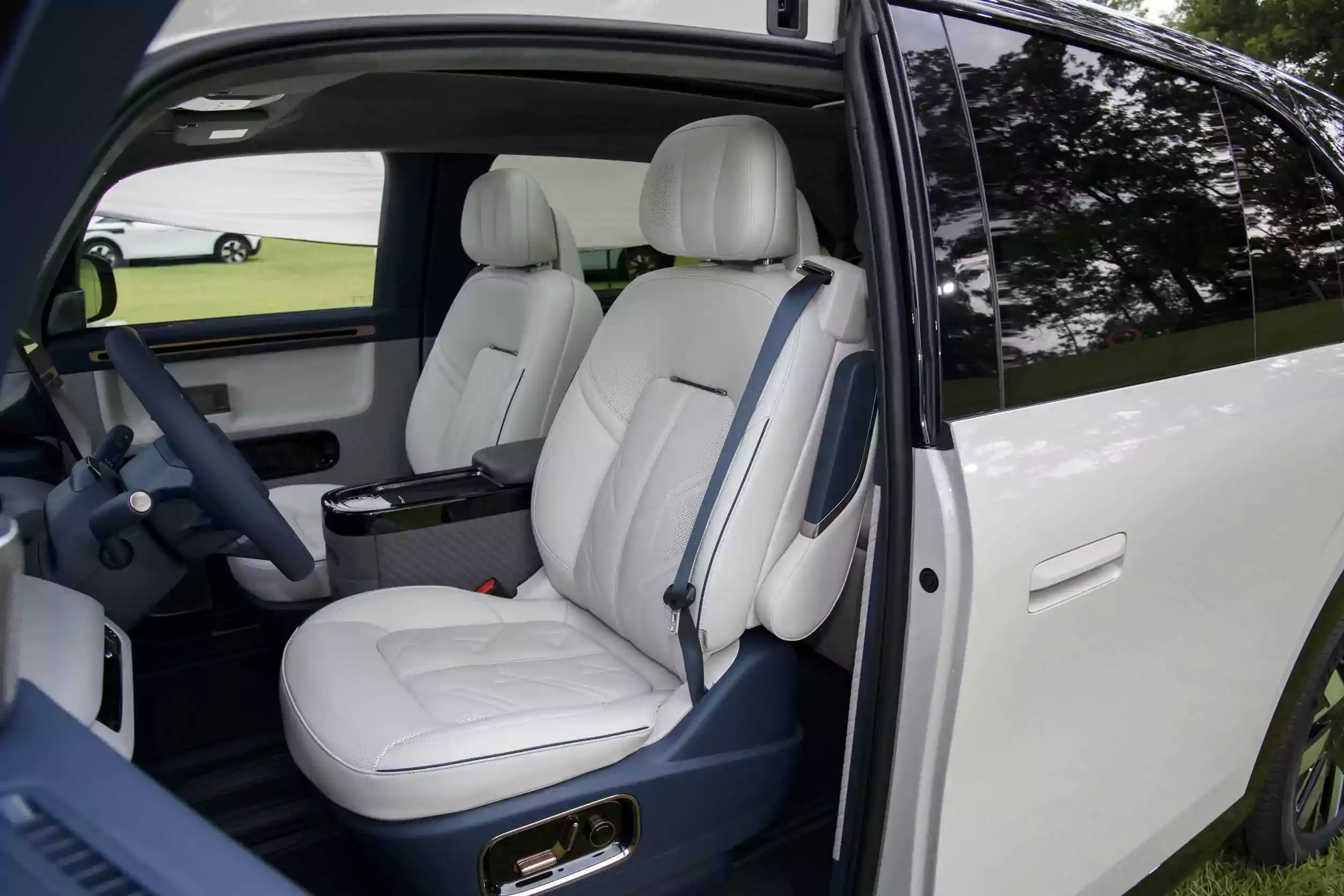 ZEEKR MIX 2025 space-1