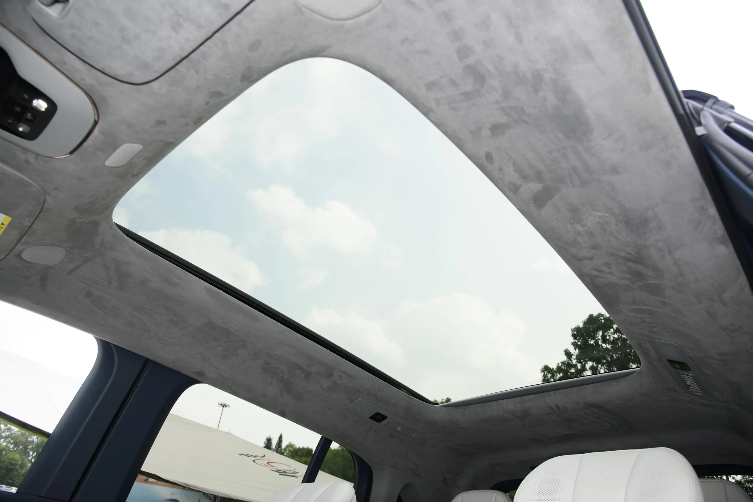 ZEEKR MIX 2025 space-3