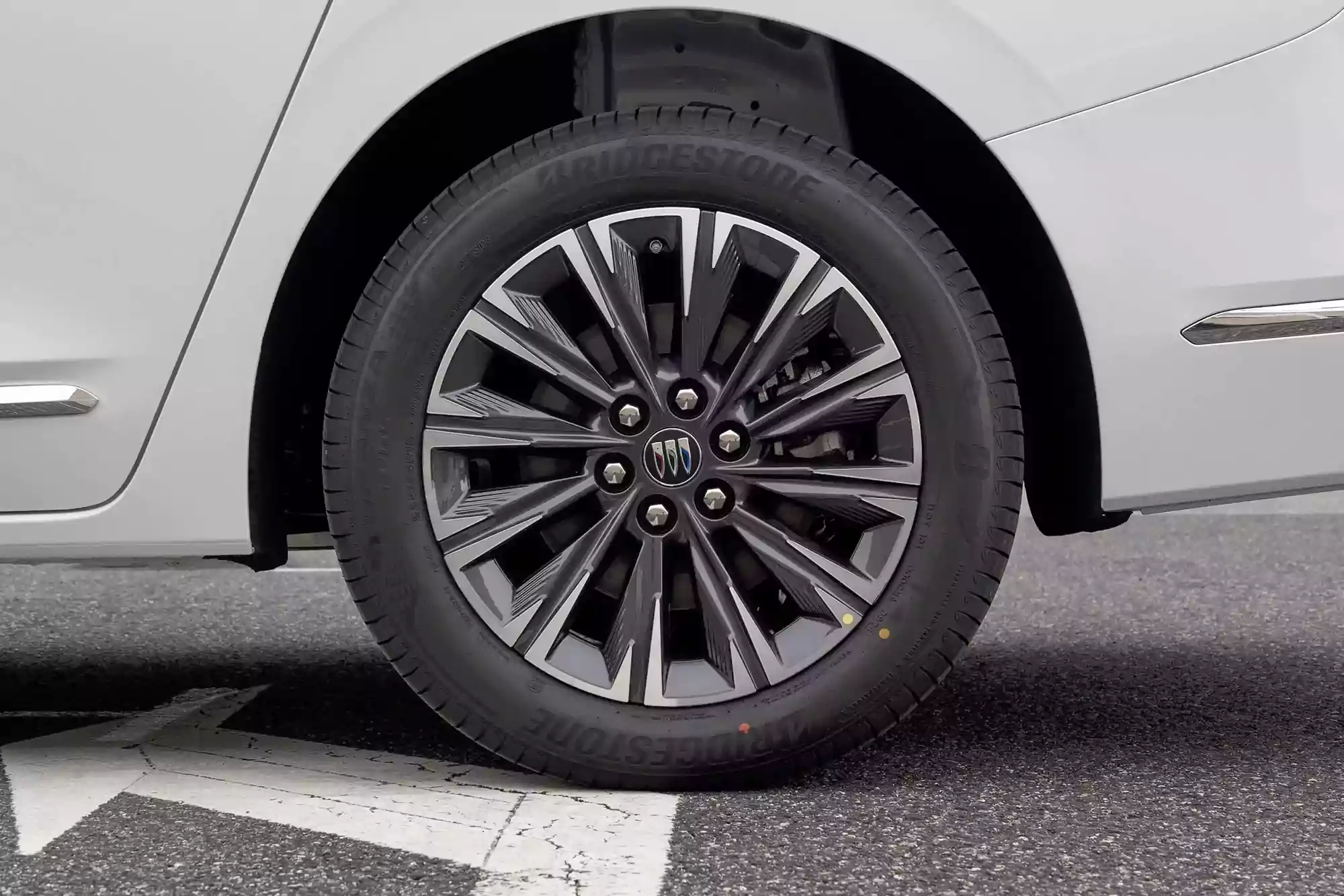 Buick GL8 2025 picture (10)