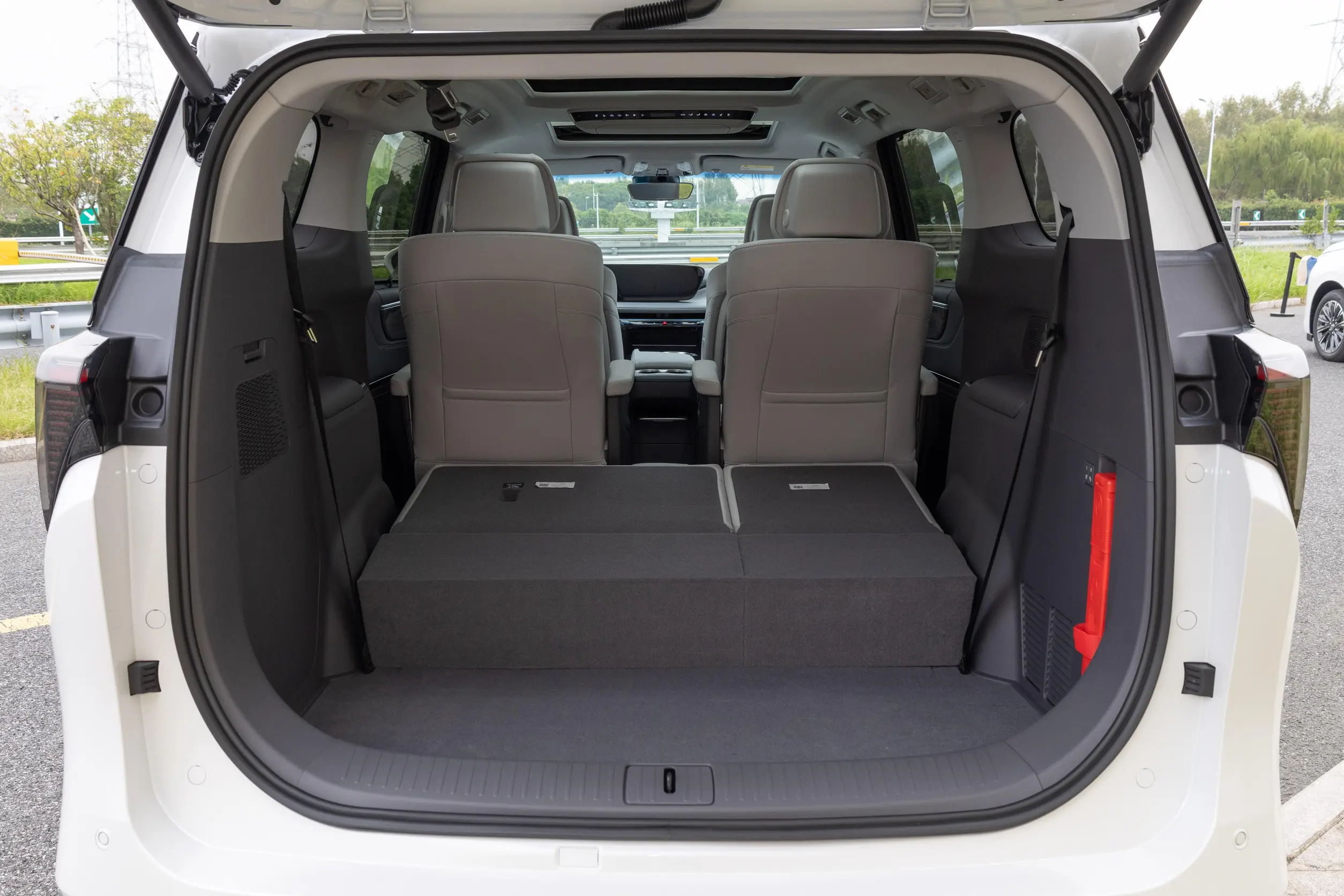 Buick GL8 2025 space-4