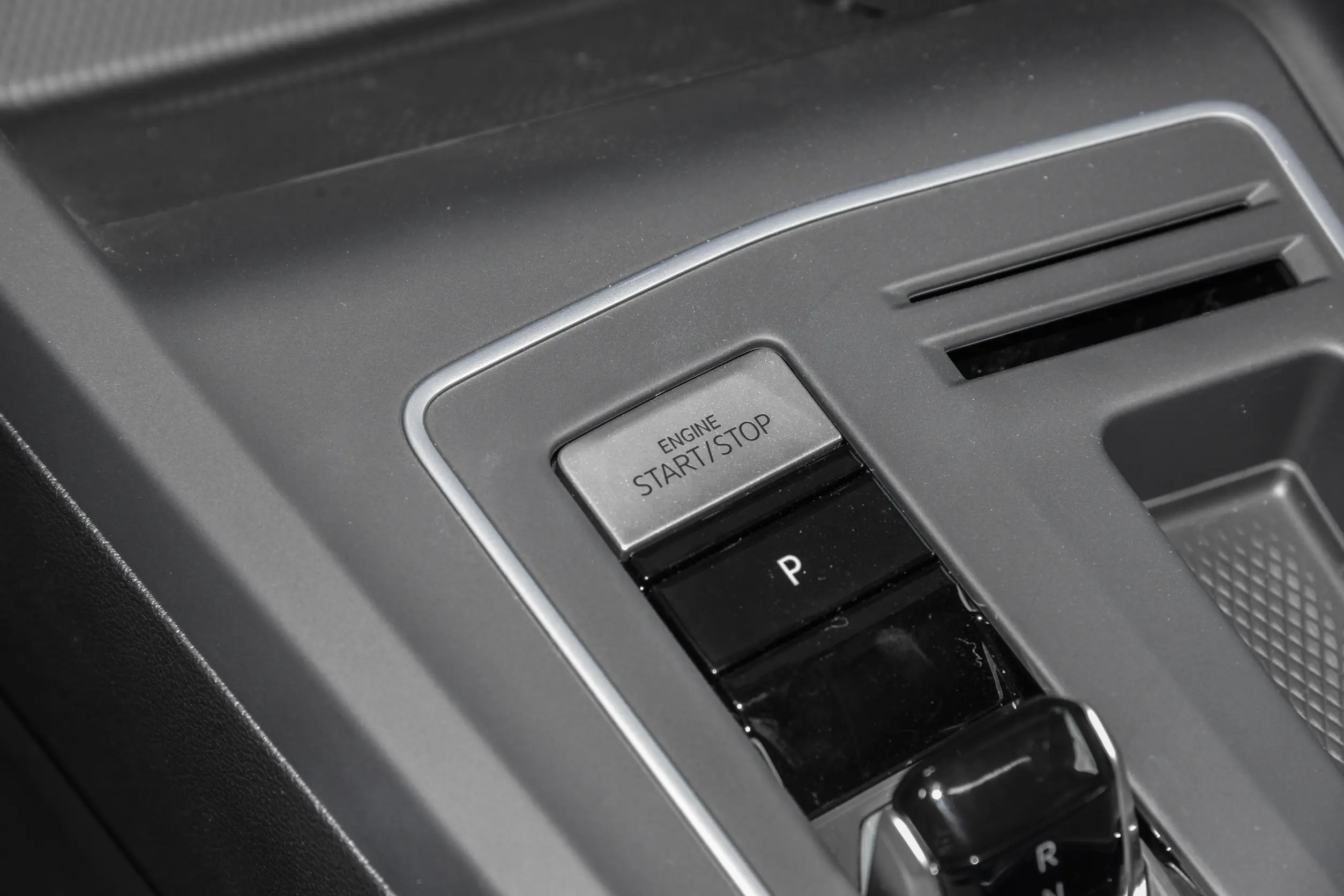 Volkswagen Golf 2025 picture (11)