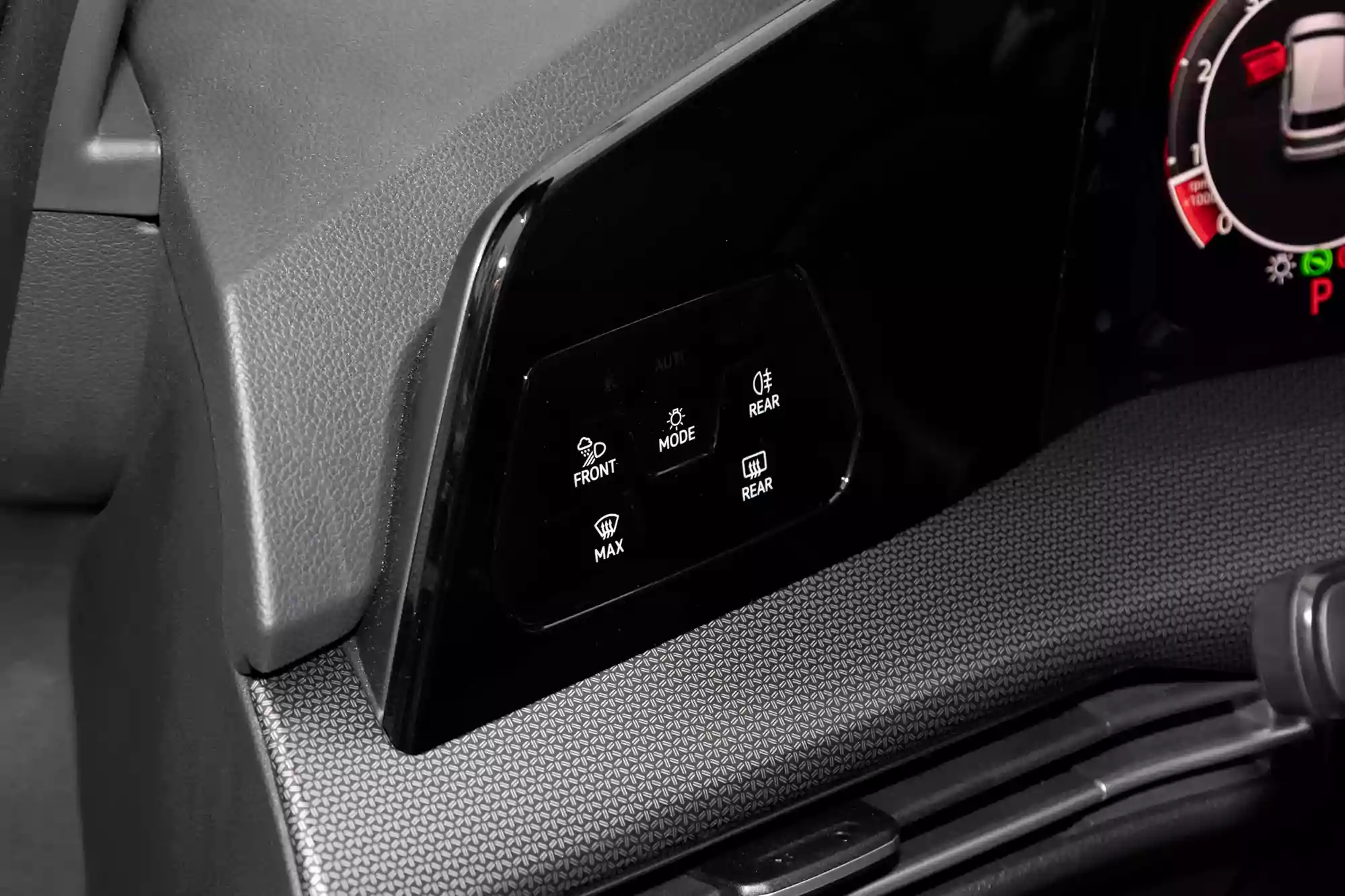 Volkswagen Golf 2025 picture (6)