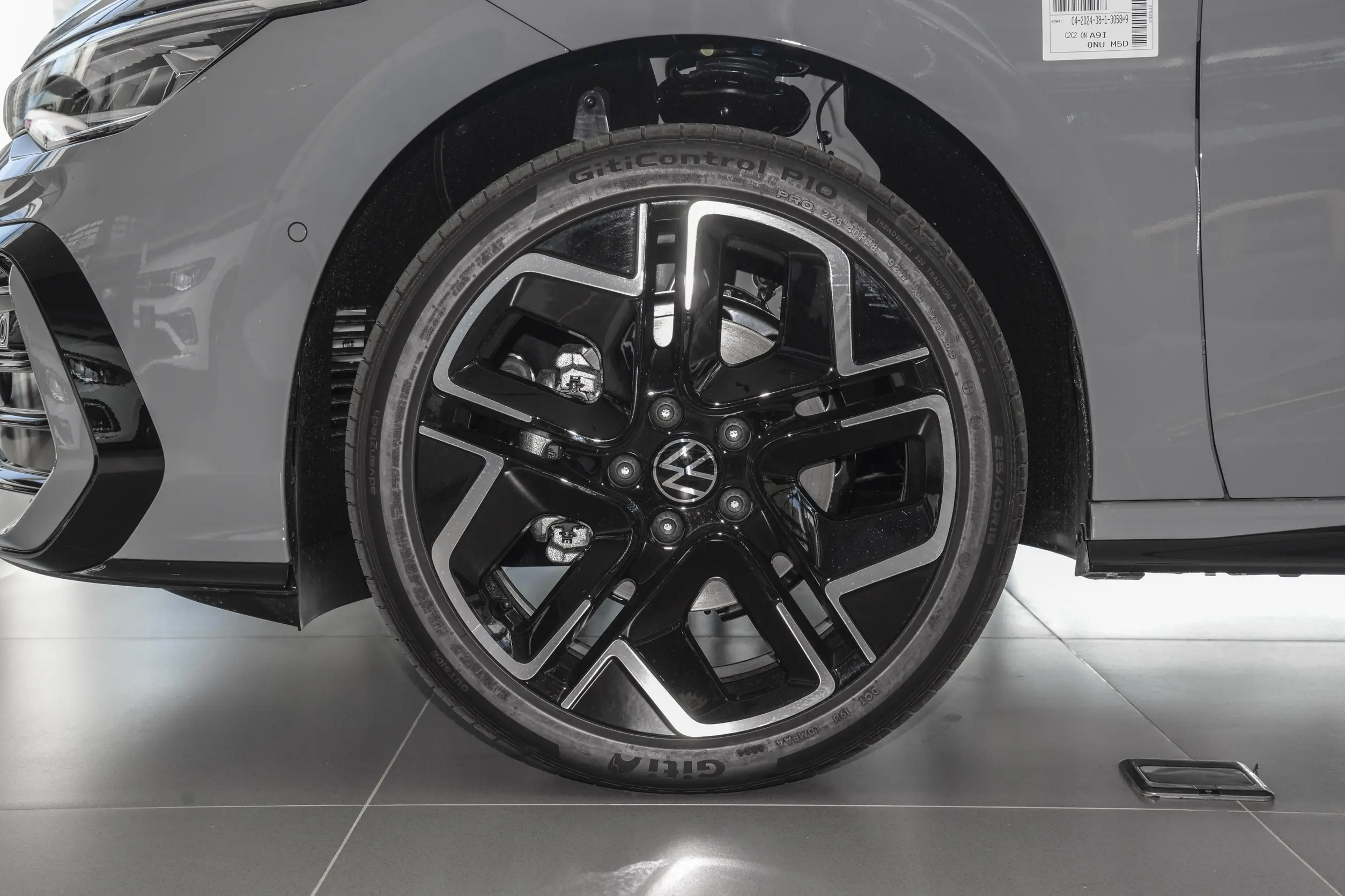 Volkswagen Golf 2025 picture (8)