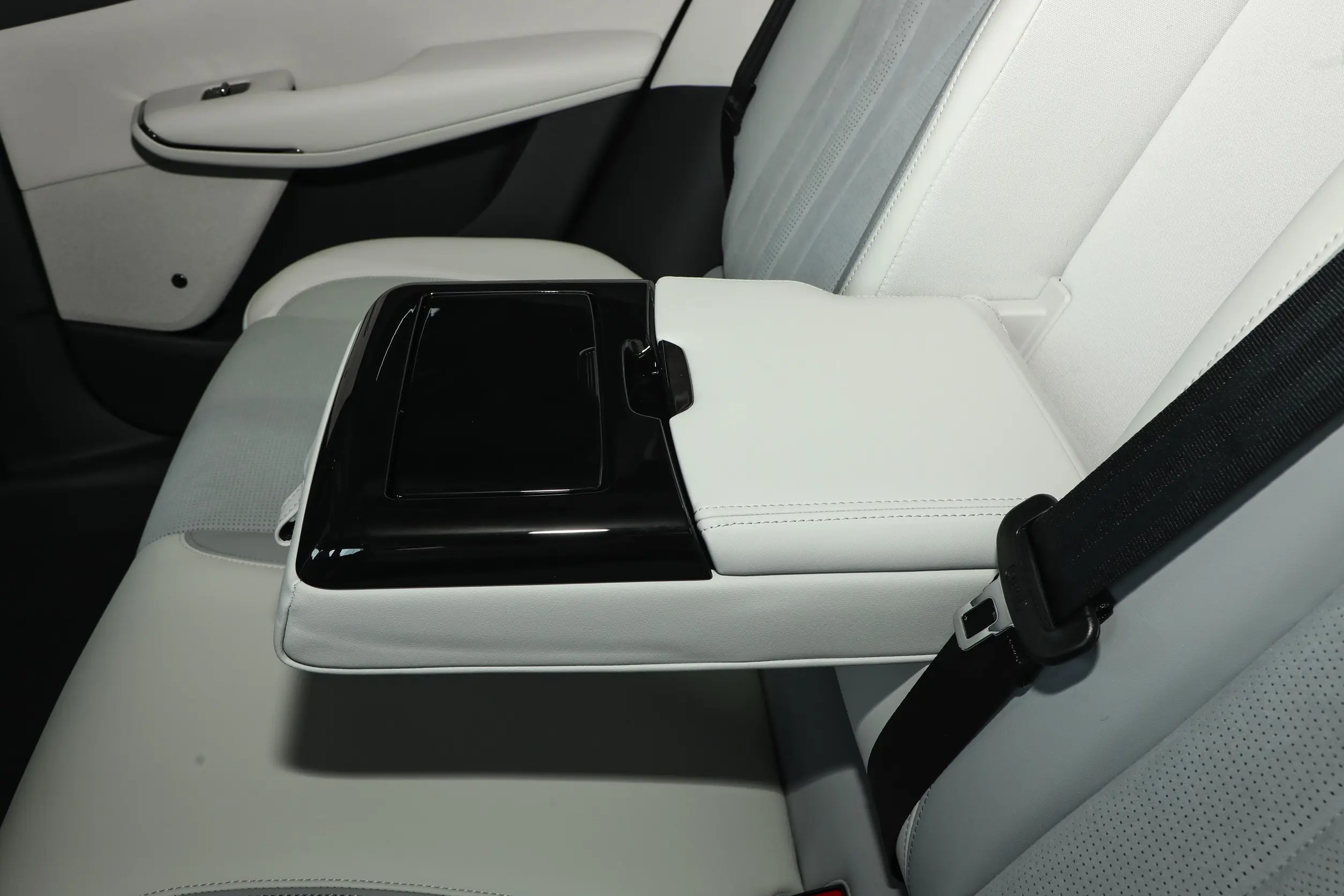 Voyah Courage 2024 picture (10)