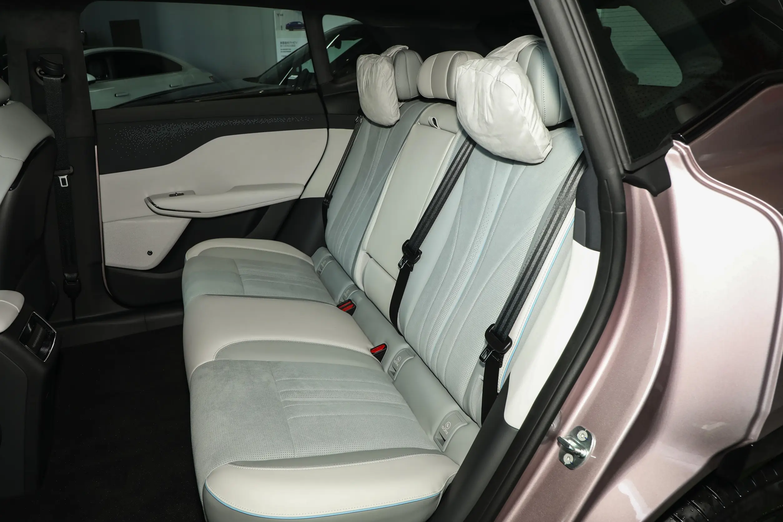 Voyah Courage 2024 space-2