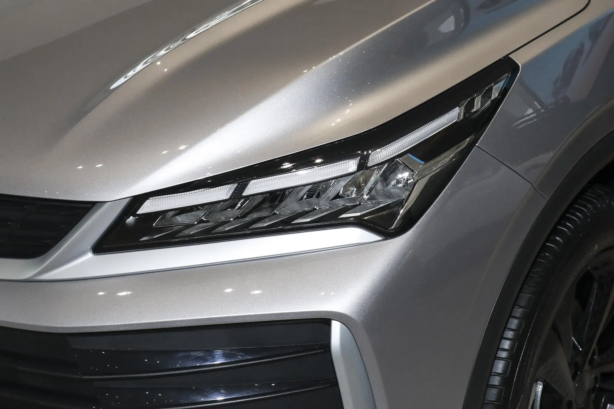 Geely-Binyue-2025-13