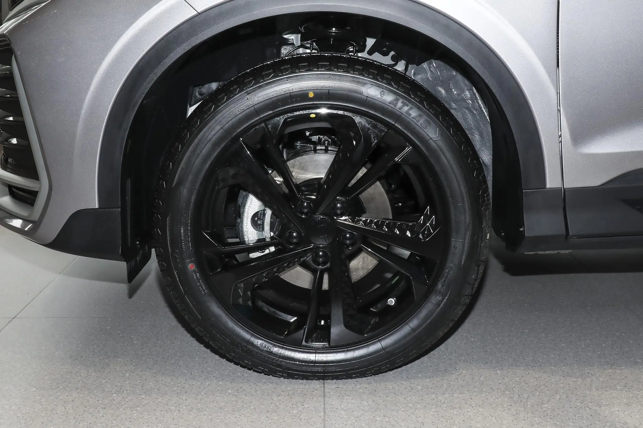 Geely-Binyue-2025-14