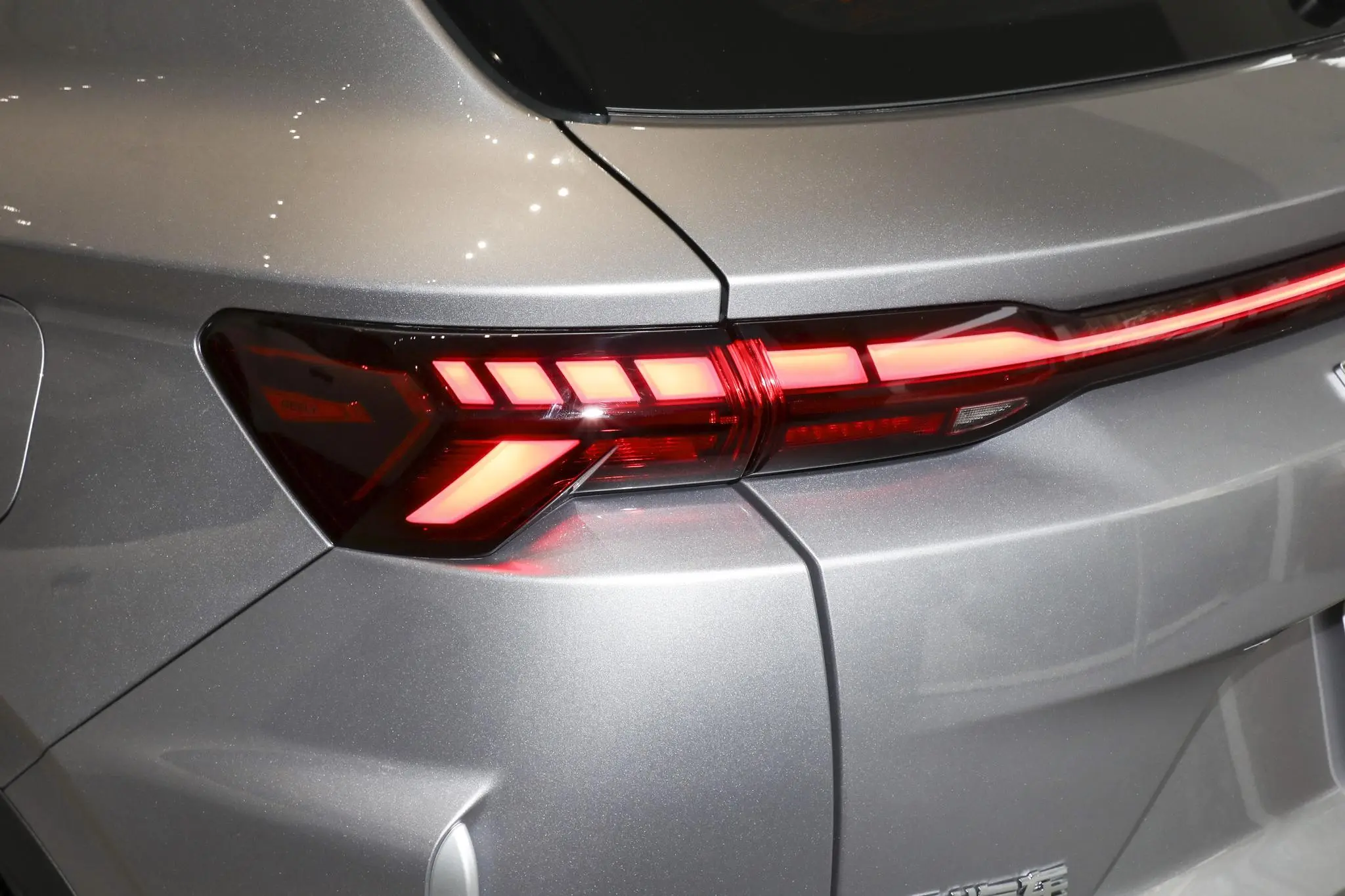 Geely-Binyue-2025-15