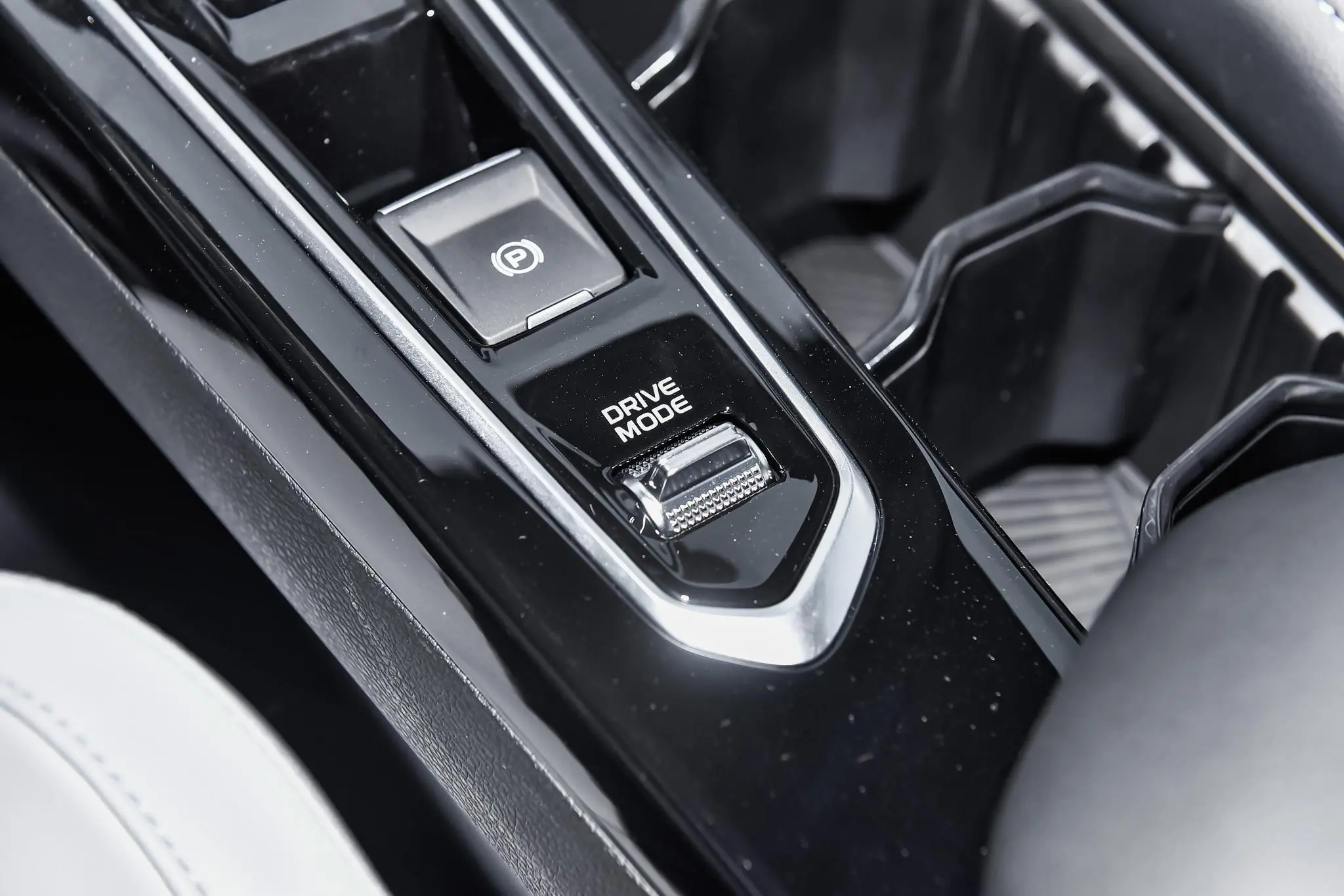 Geely-Binyue-2025-18