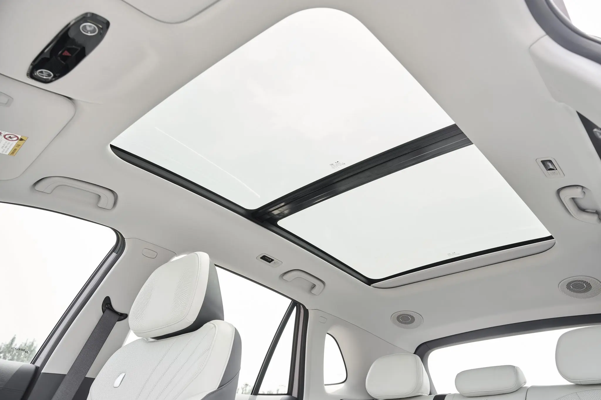 Geely-galaxy-e5-2026-11