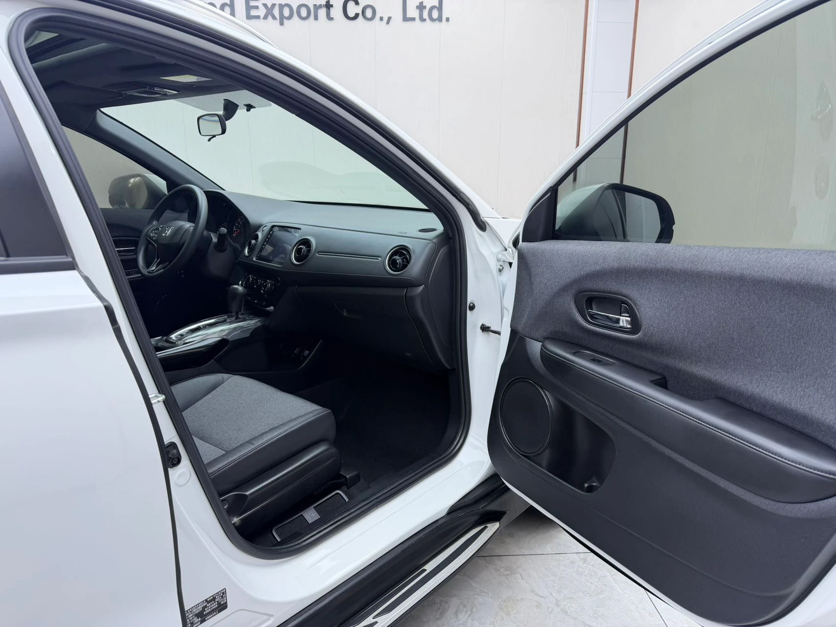 honda-xr-v-2022-1.5l-cvy-black-style
