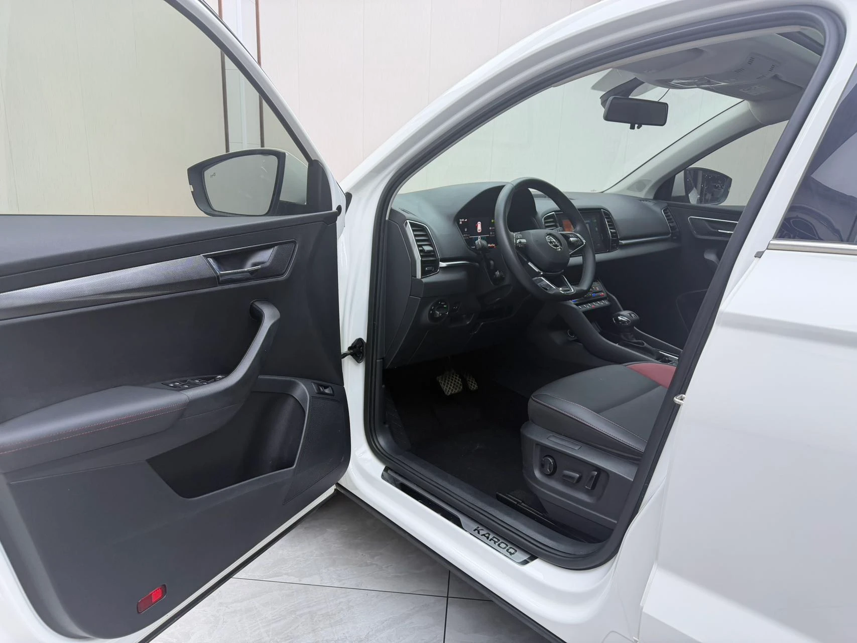 2022-skoda-karoq-tsi280-exclusive-version-2
