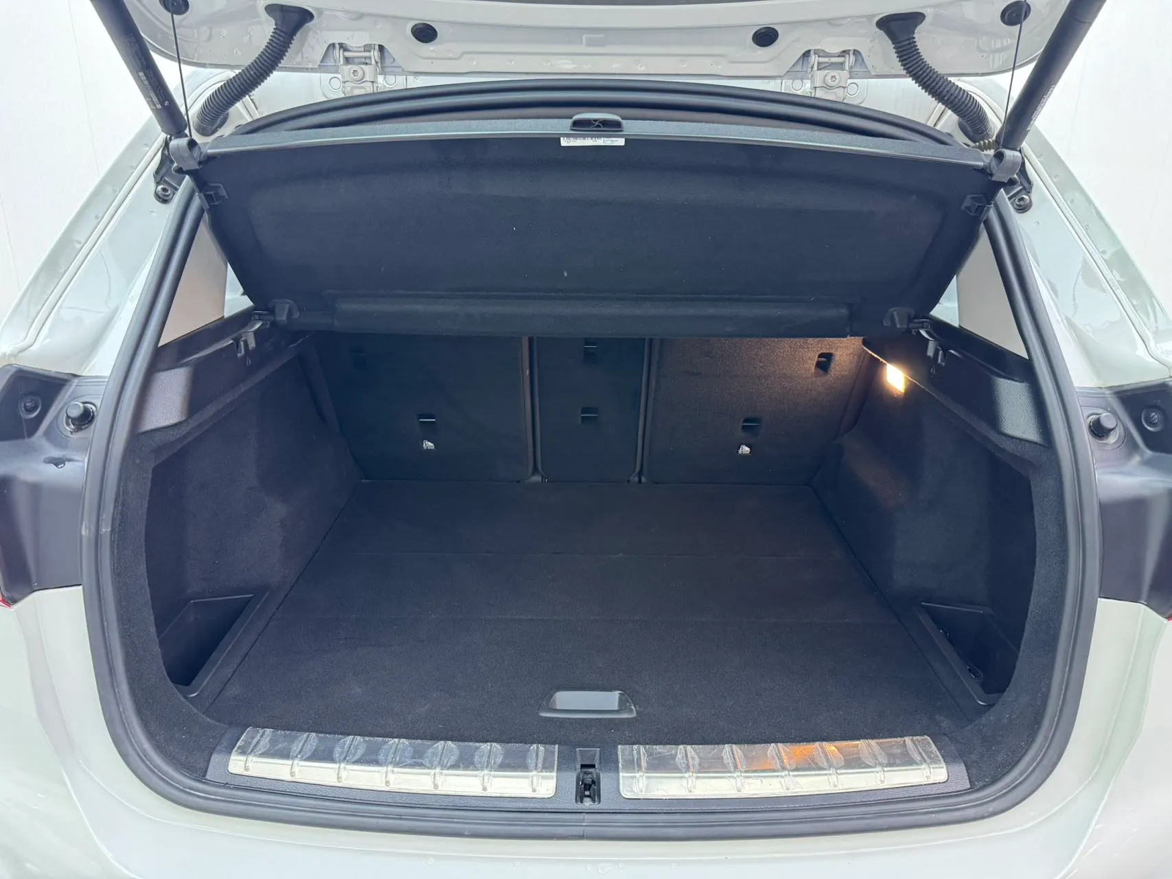 2021-BMW-X1-sDrive20Li-Fashion-Edition