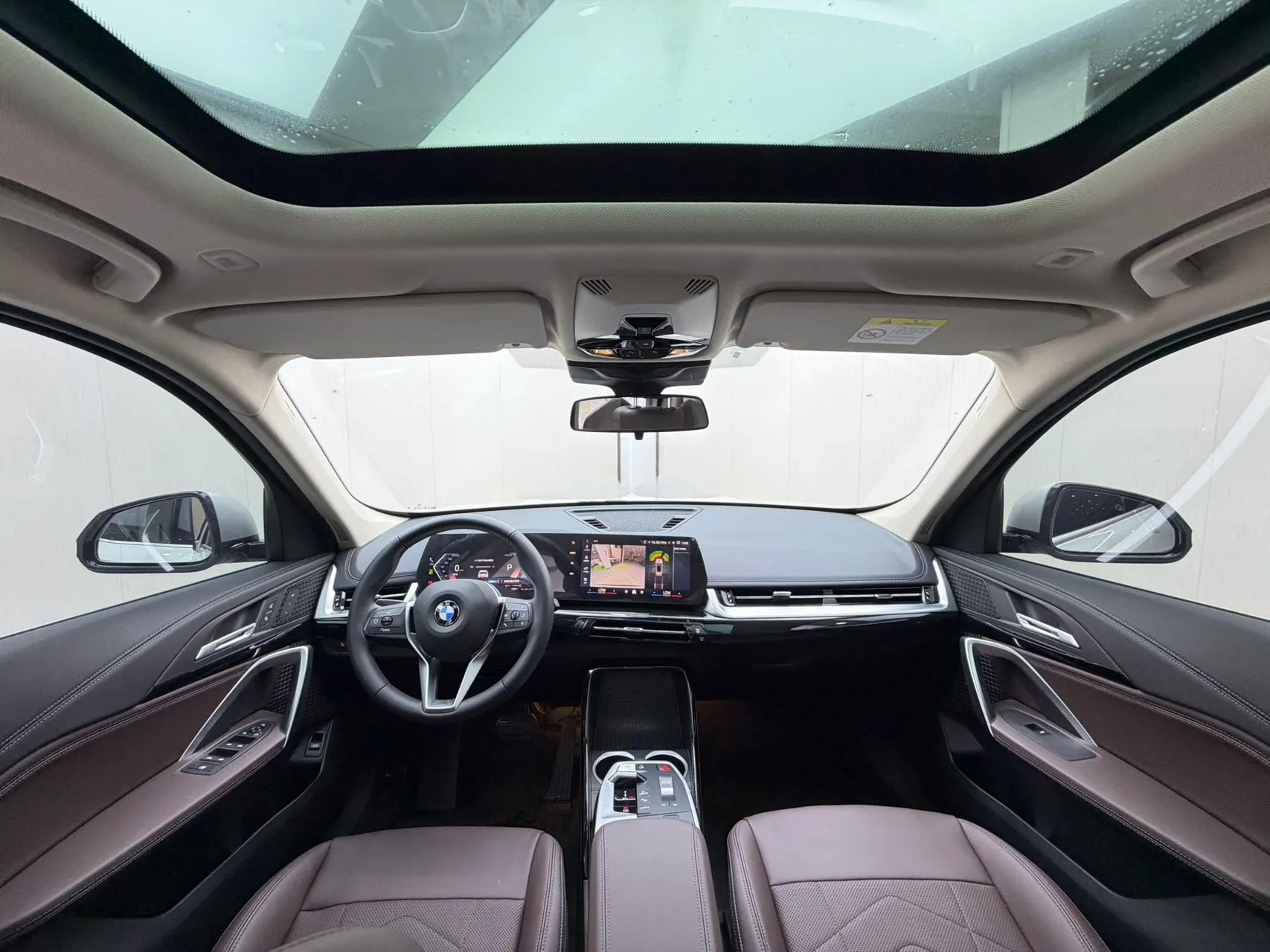 2023-bmw-x1-sdrive20Li-X-design-package