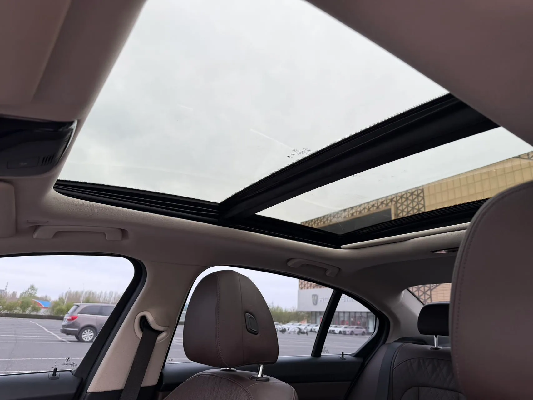 2023-BMW-3-Series 320Li-M-Sport-Package