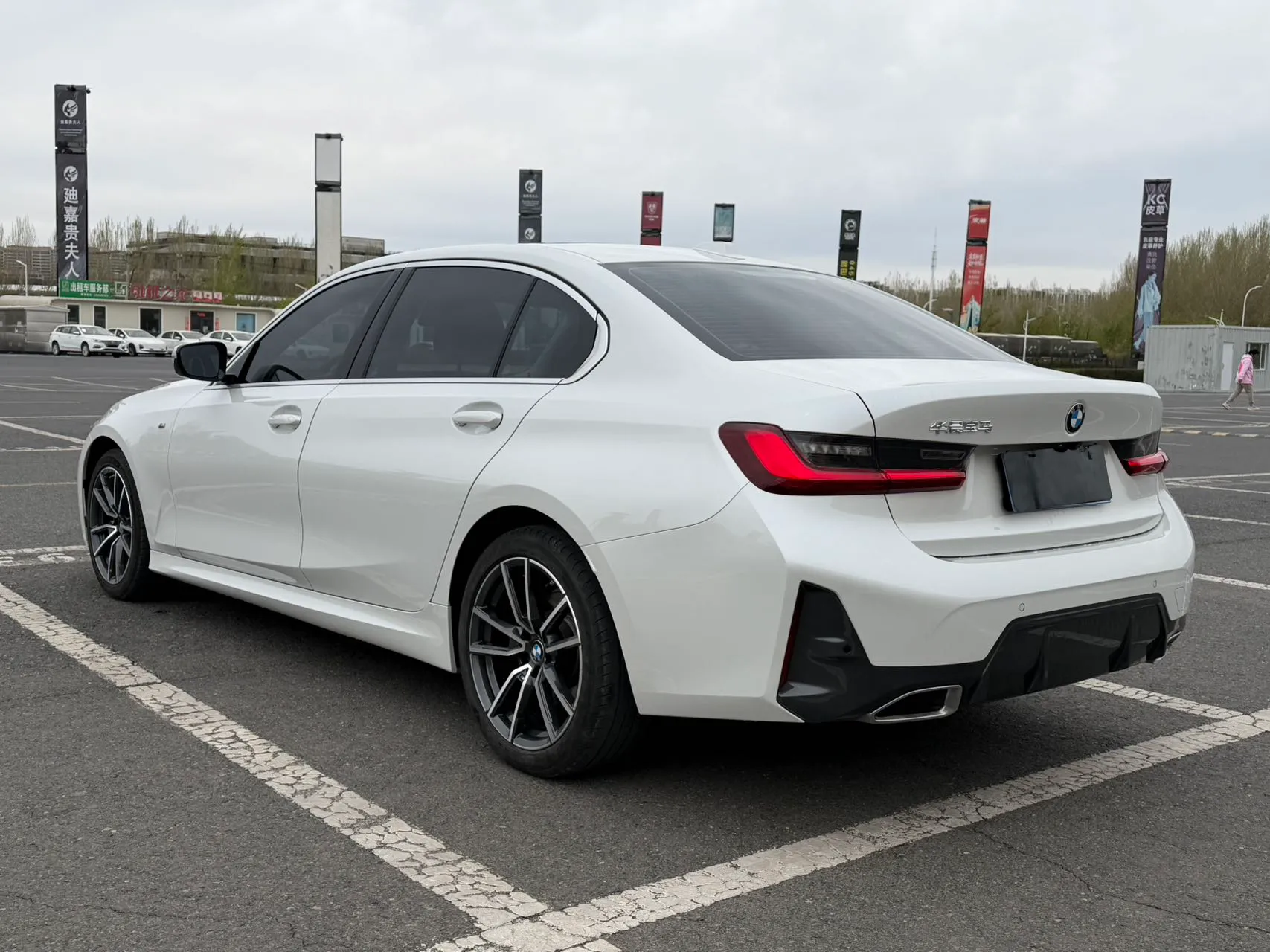 2023-BMW-3-Series 320Li-M-Sport-Package