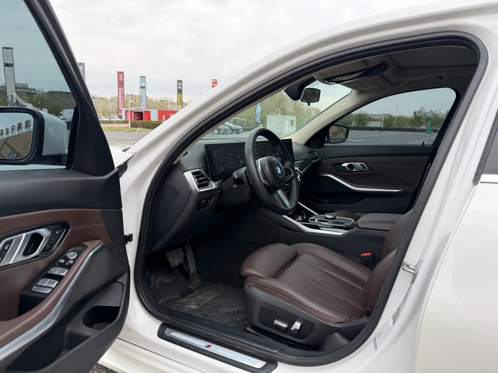 2023-BMW-3-Series 320Li-M-Sport-Package