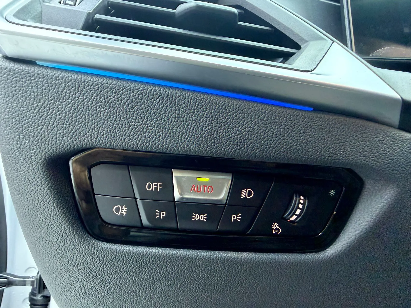 2023-bmw-3-series-320li-m-sport-package