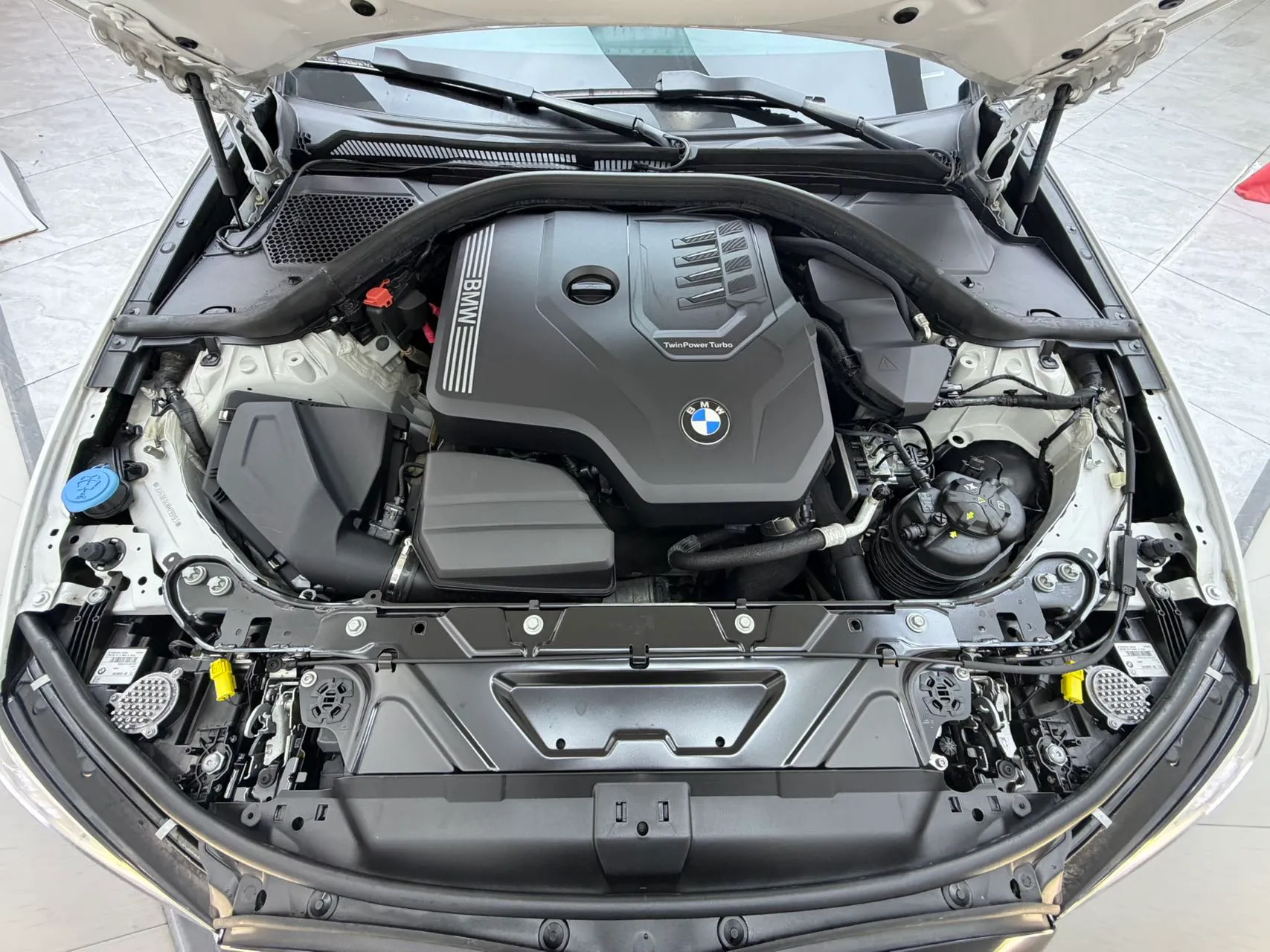 2022-BMW-3-Series-Facelift-320Li-M-Sport-Package