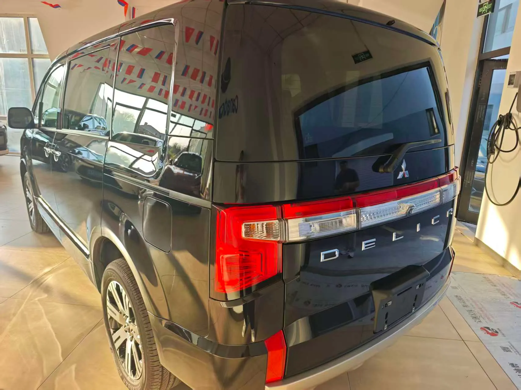 2025-Mitsubishi-Delica-D:5-Black